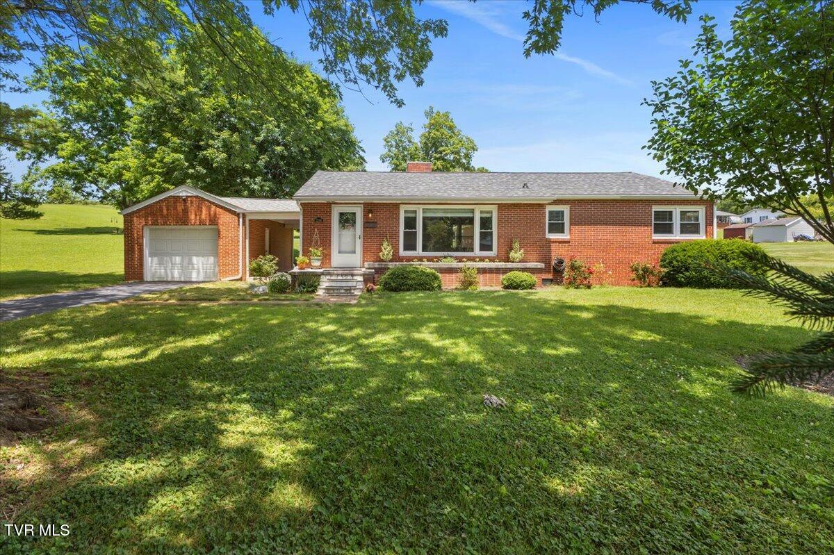 2218 North Greenwood Drive Property Photo 1