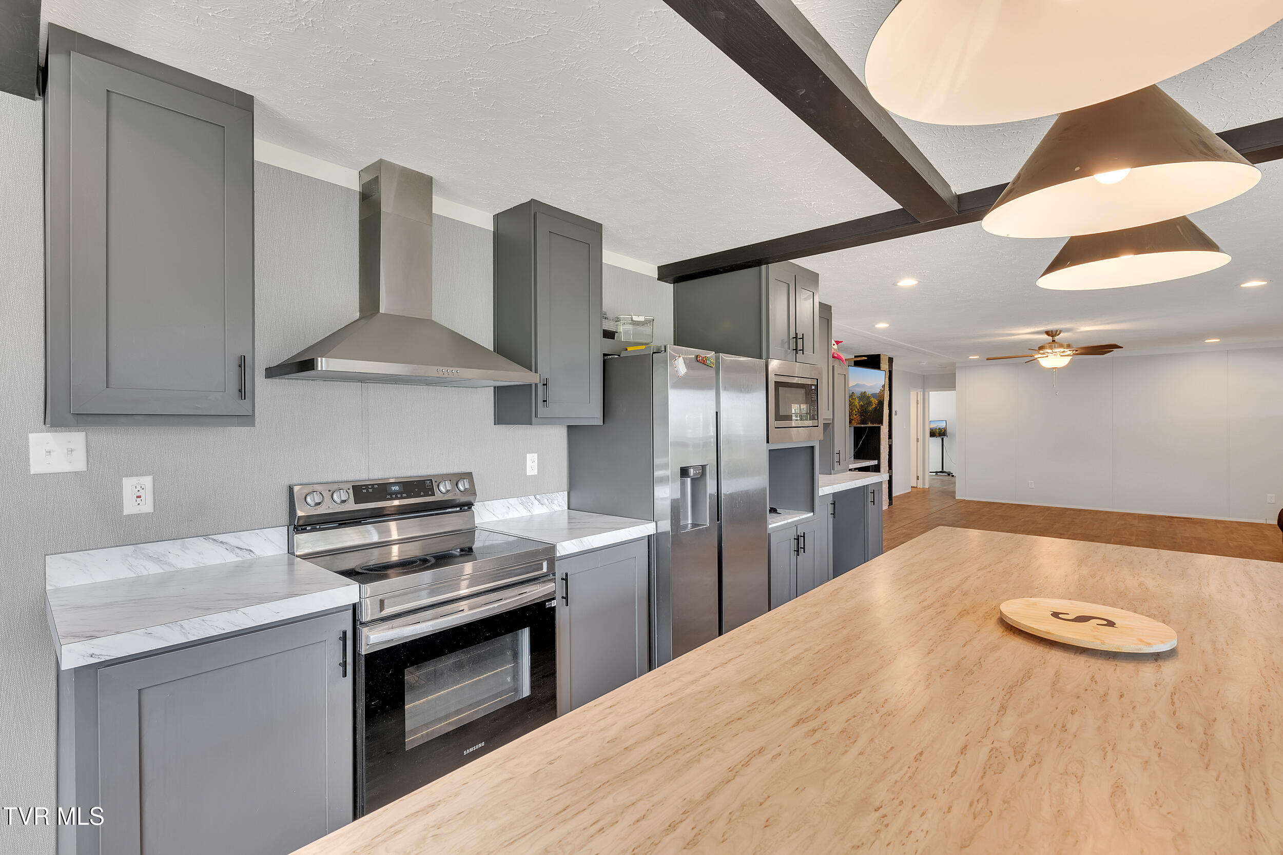 3232 Shelby Way Property Photo 4