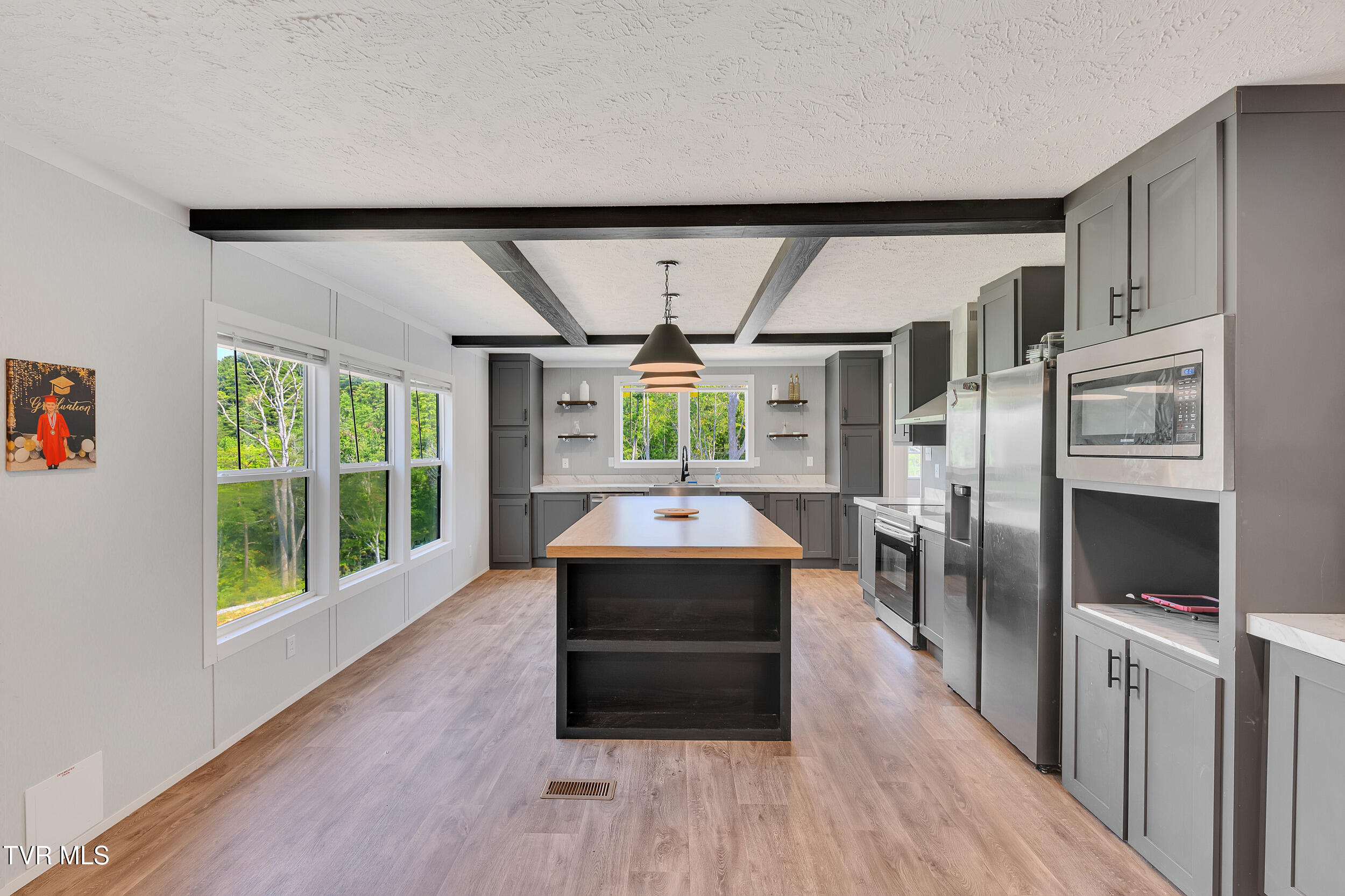 3232 Shelby Way Property Photo 6