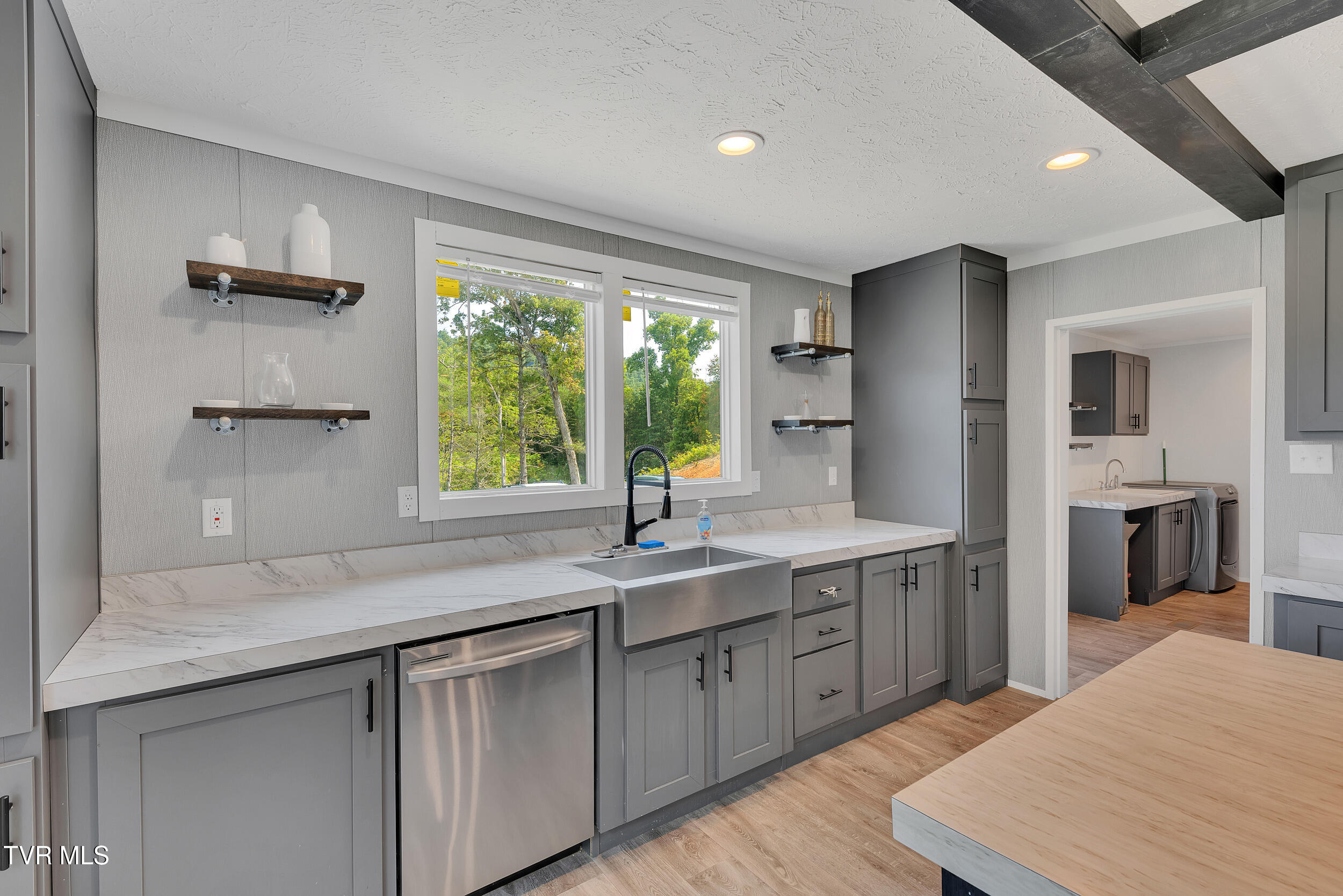 3232 Shelby Way Property Photo 7