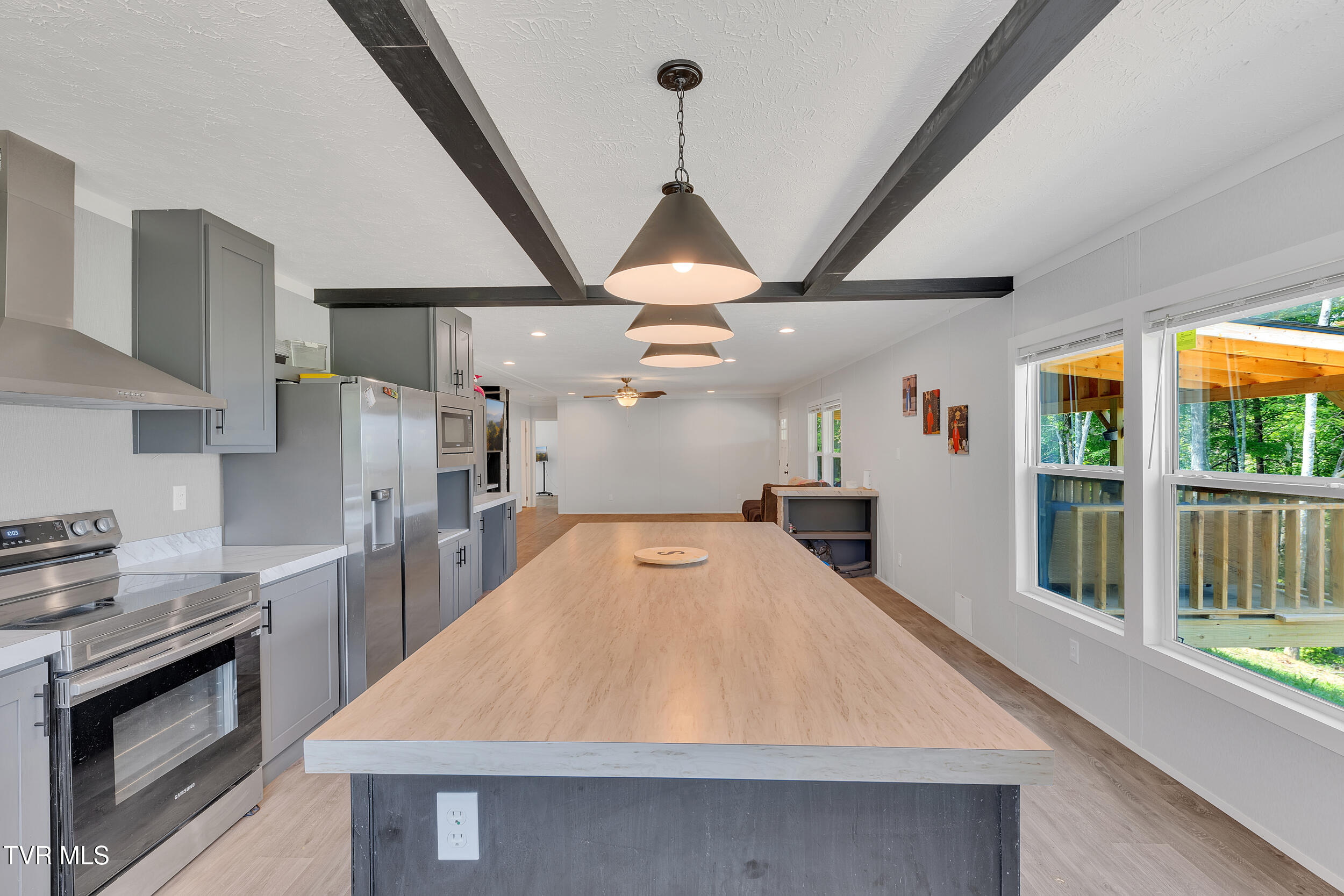 3232 Shelby Way Property Photo 8