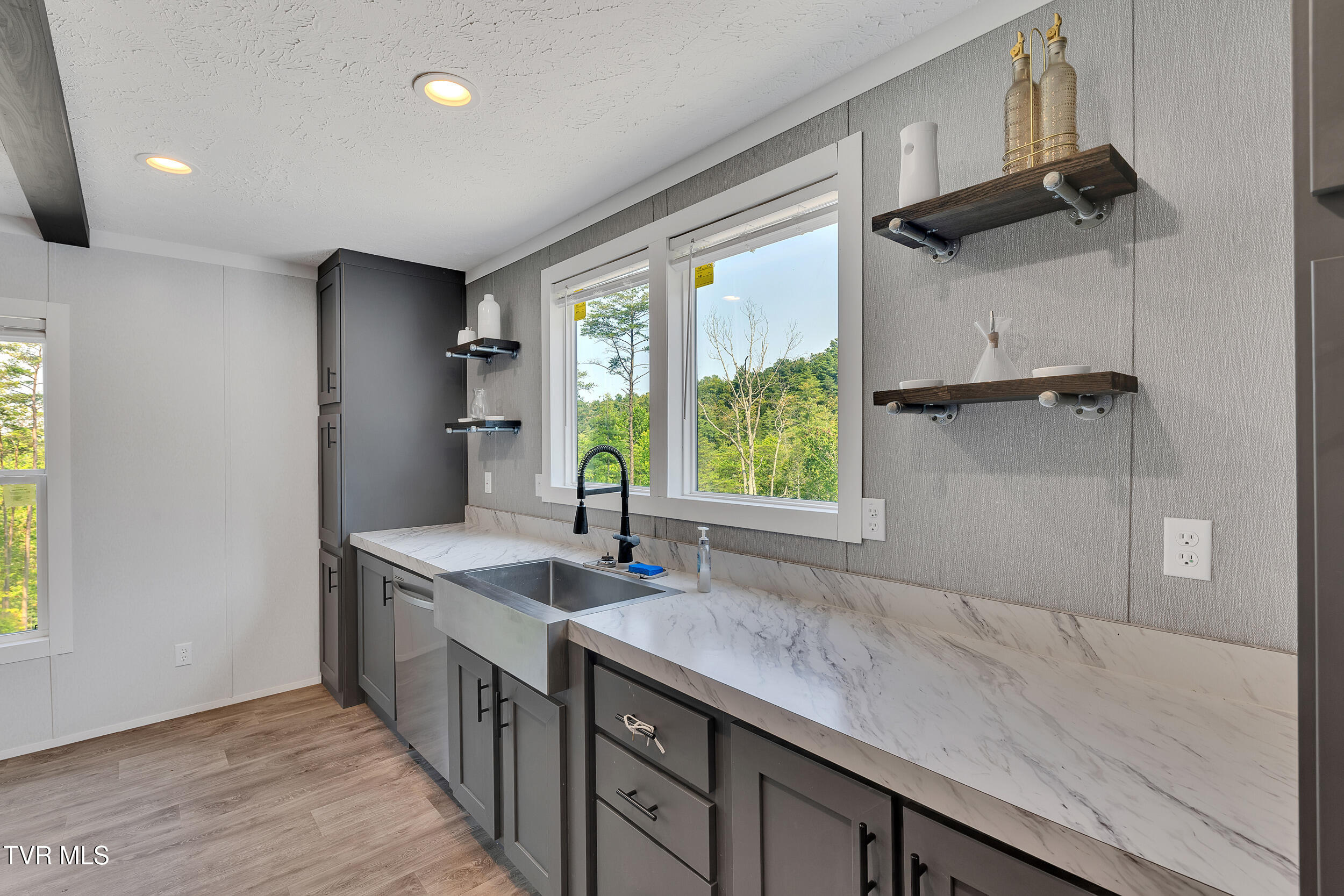 3232 Shelby Way Property Photo 9