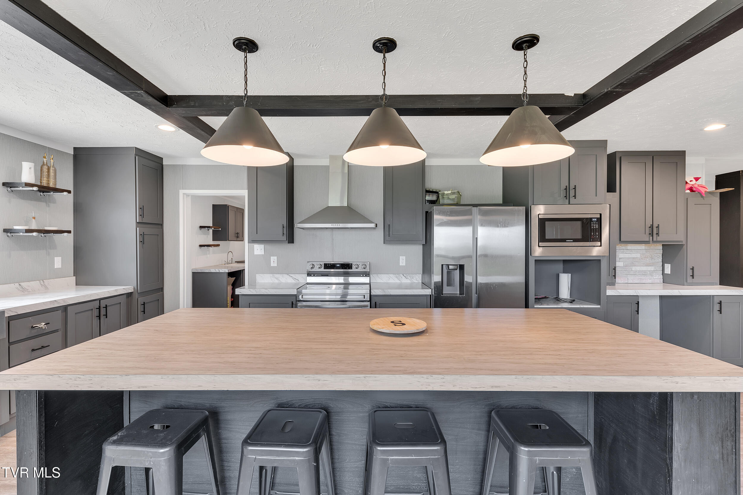 3232 Shelby Way Property Photo 10