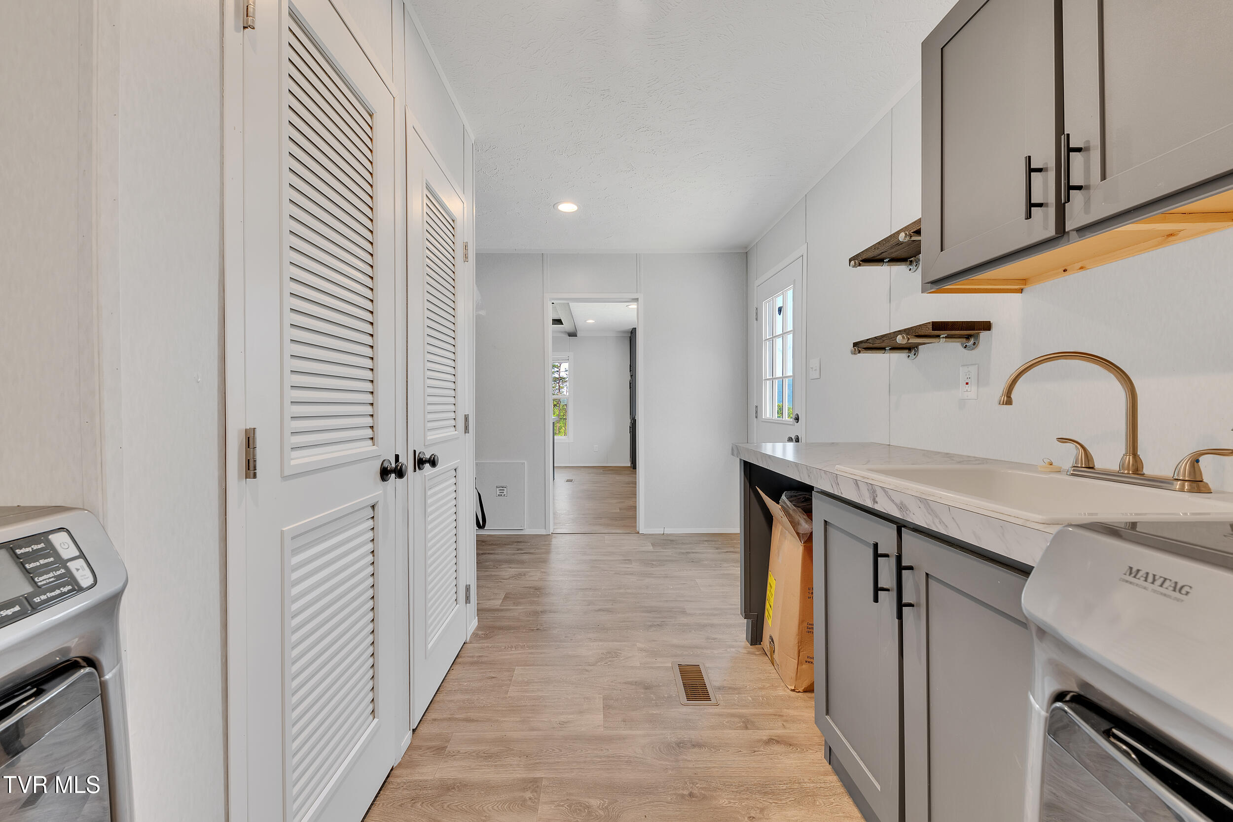 3232 Shelby Way Property Photo 11