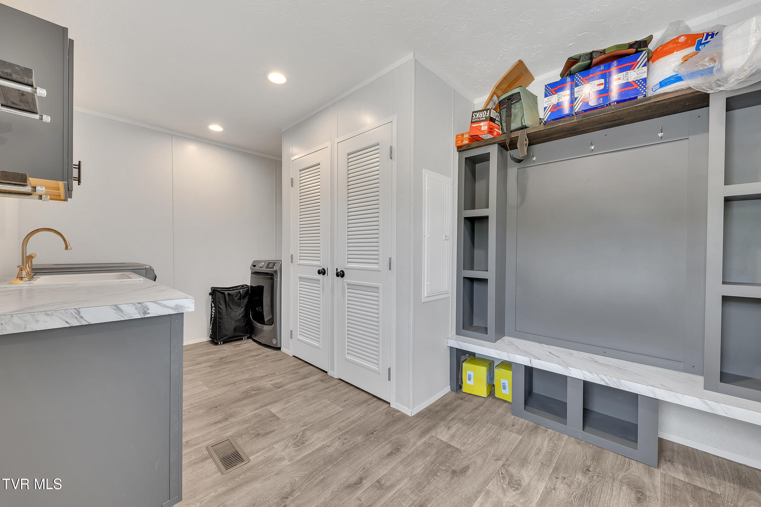 3232 Shelby Way Property Photo 12