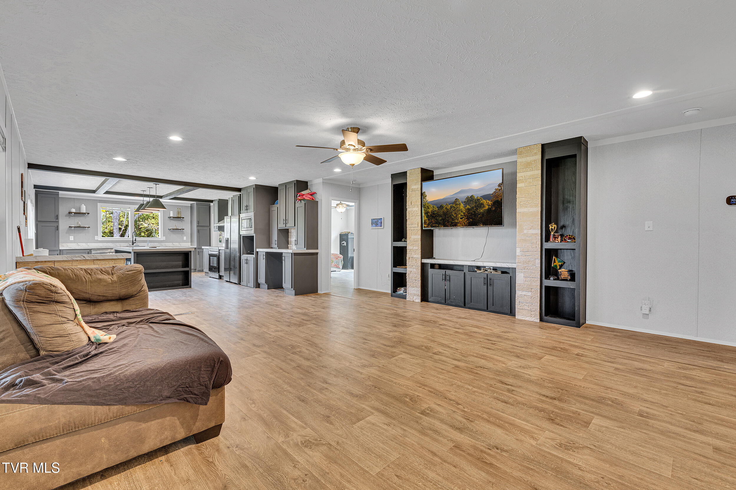 3232 Shelby Way Property Photo 13