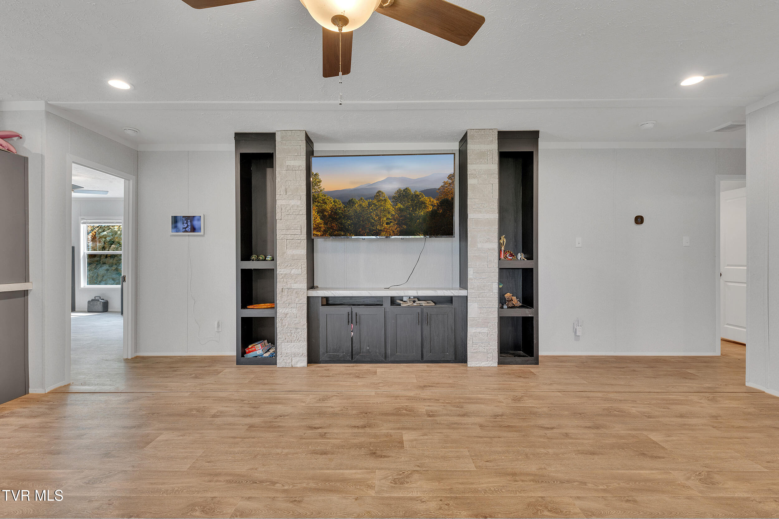 3232 Shelby Way Property Photo 15