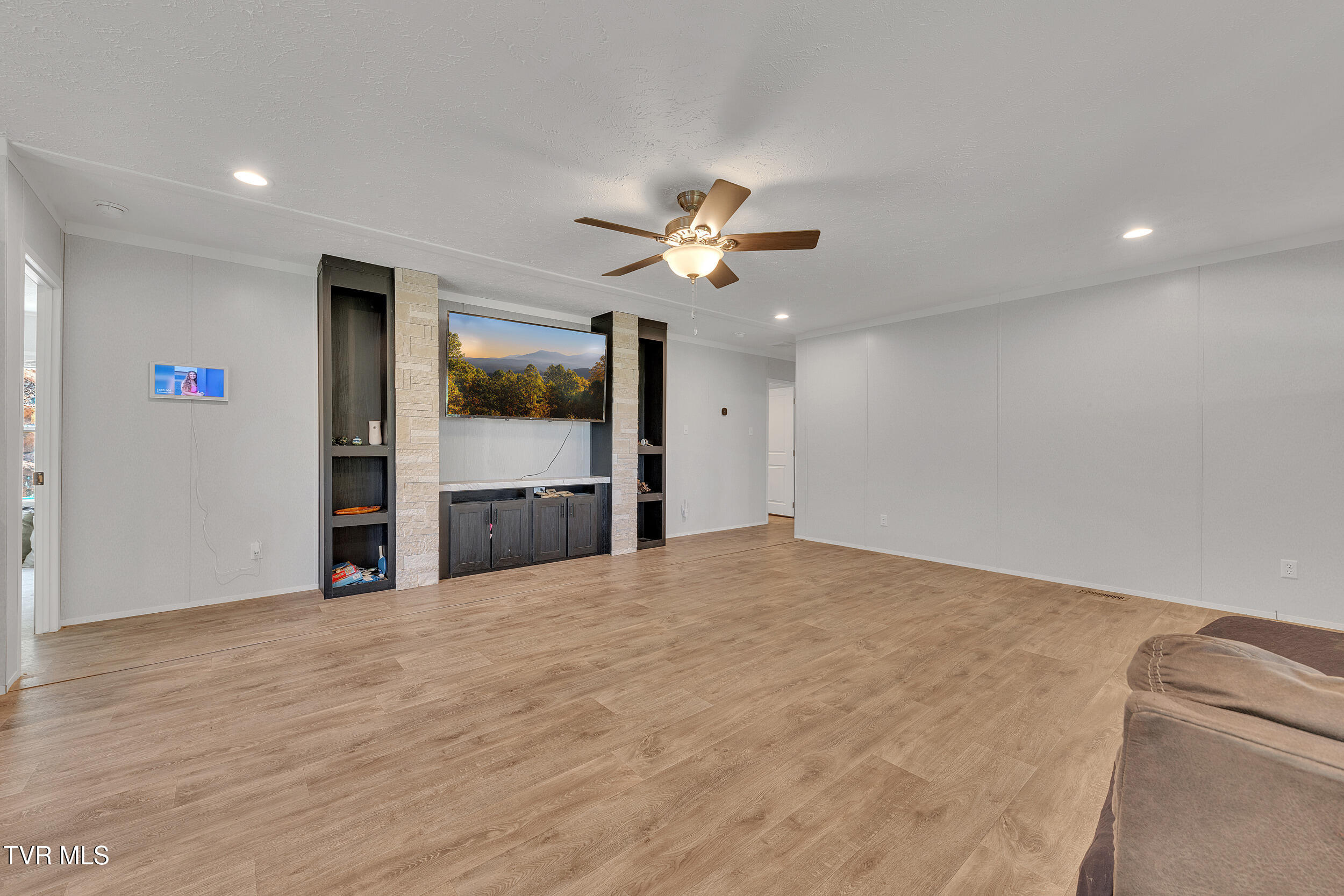 3232 Shelby Way Property Photo 16