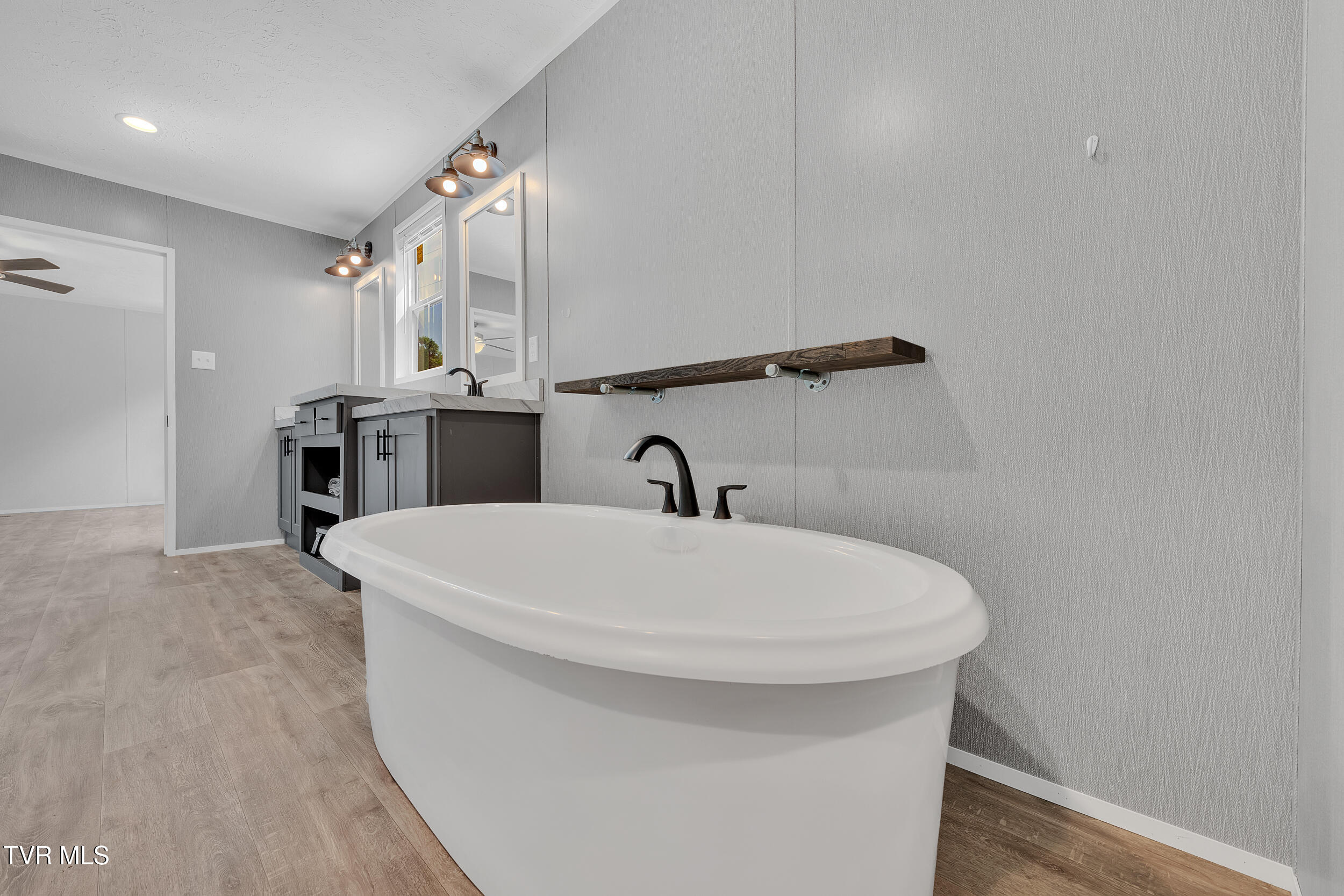 3232 Shelby Way Property Photo 24