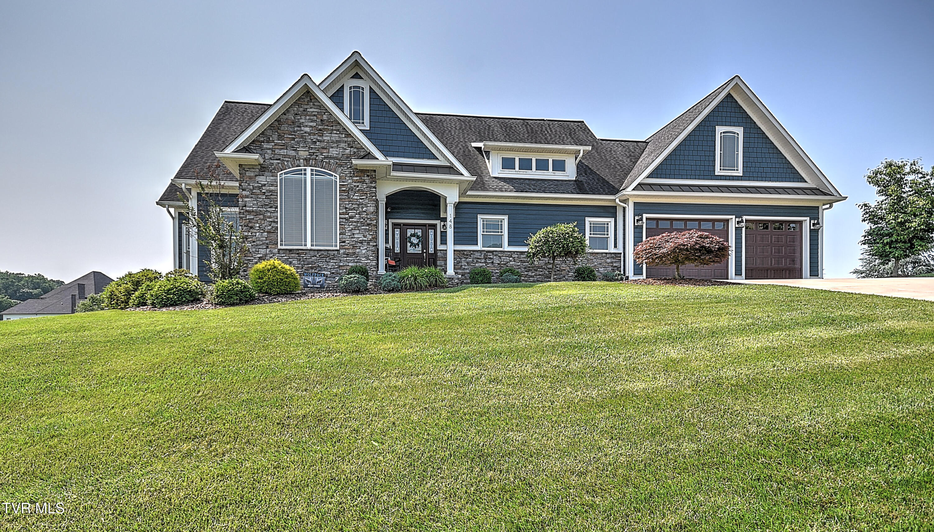 148 Forest Lane S Property Photo