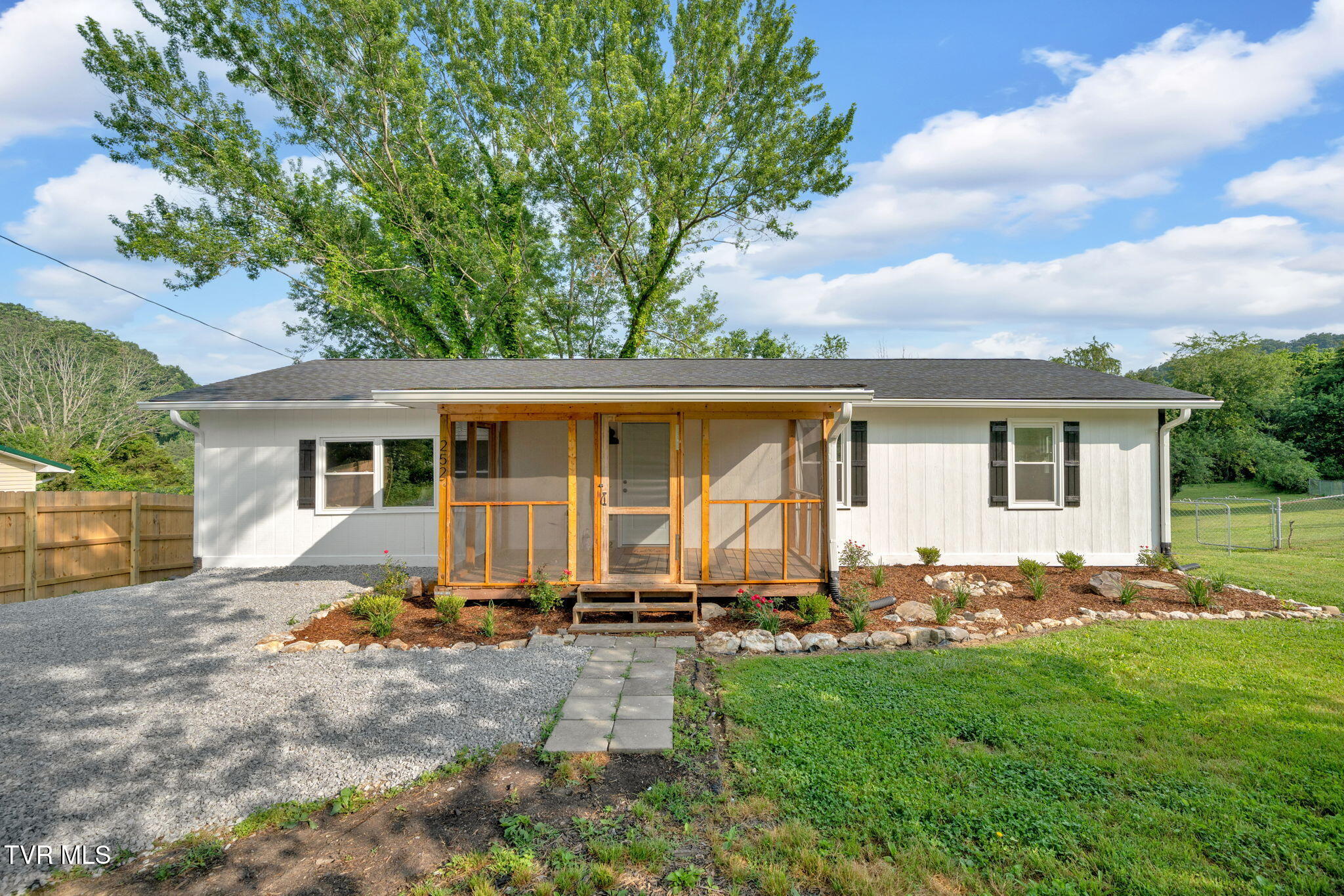252 Kiser Circle Property Photo 1