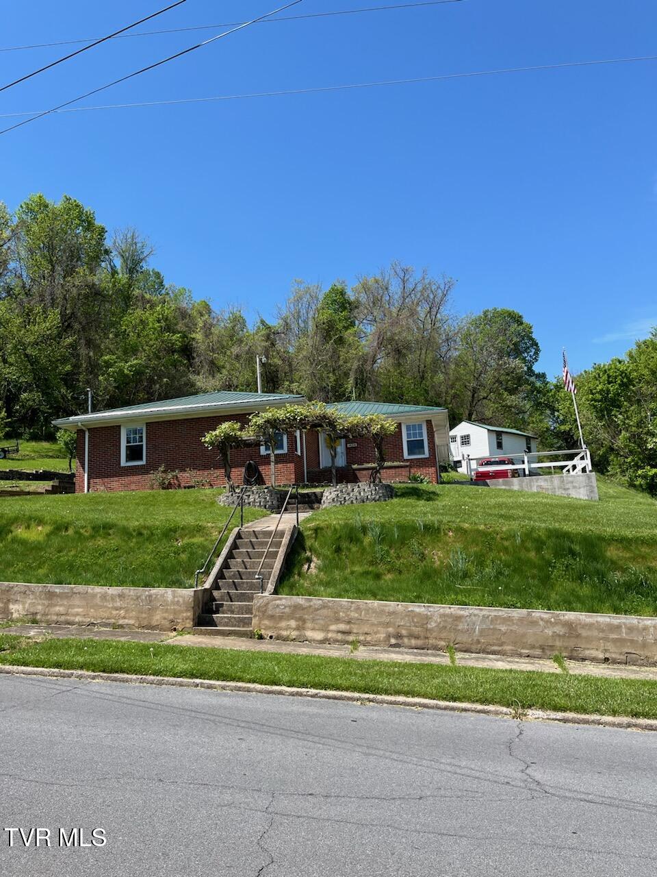 407 Allen Avenue Property Photo 1