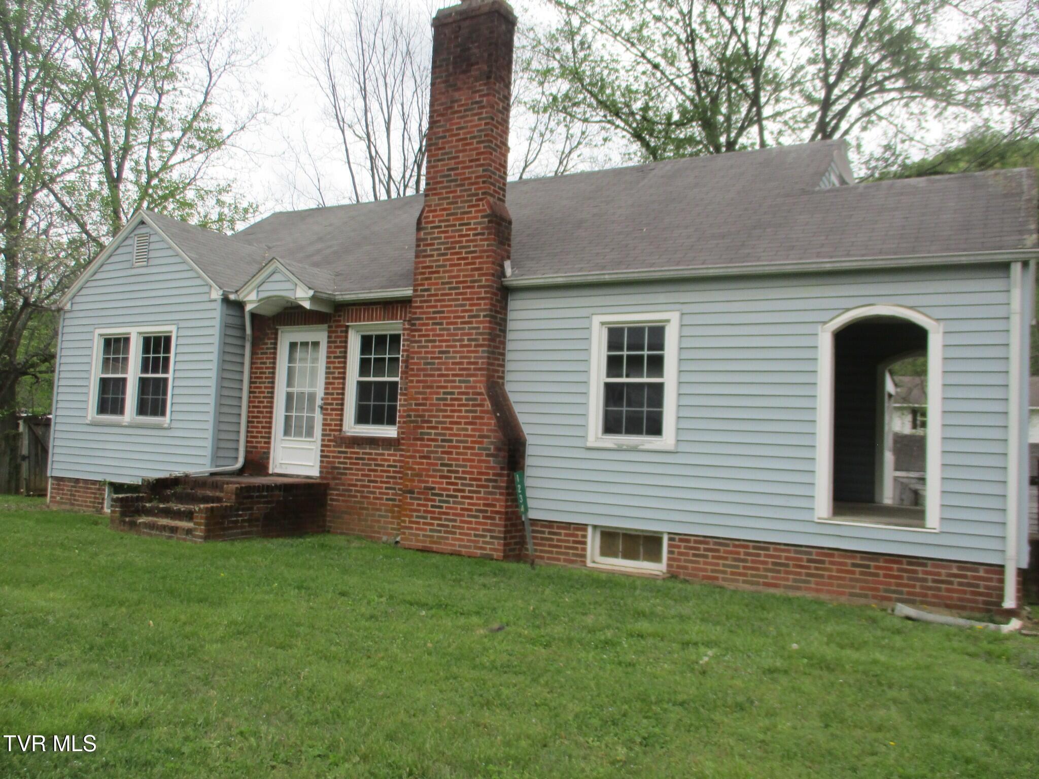 1234 Bristol Highway Property Photo 1