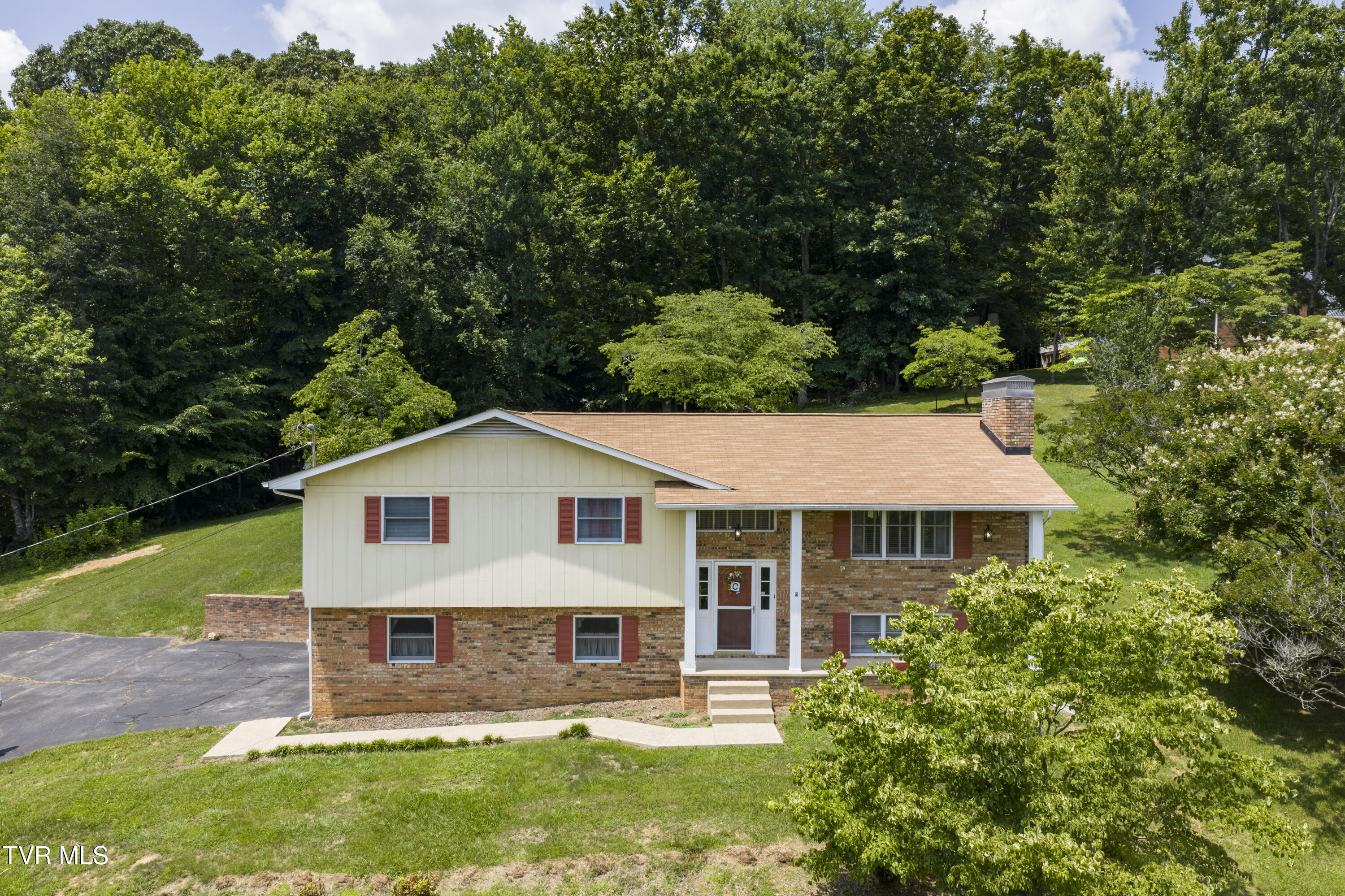 1110 Caprice Street Property Photo 1