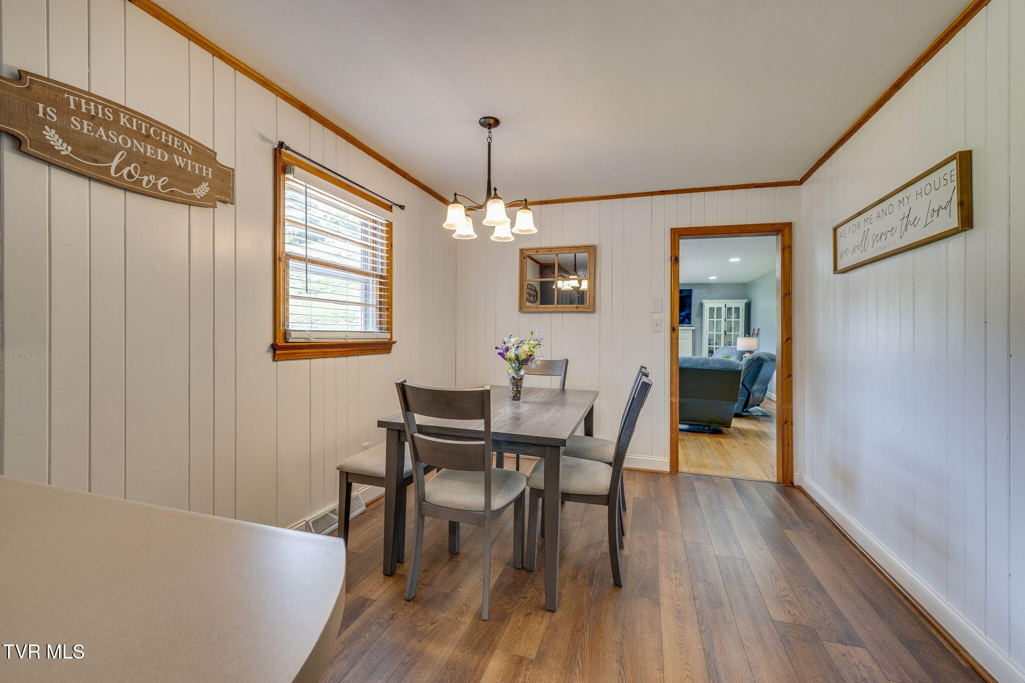 309 Knob Hill Drive Property Photo 8