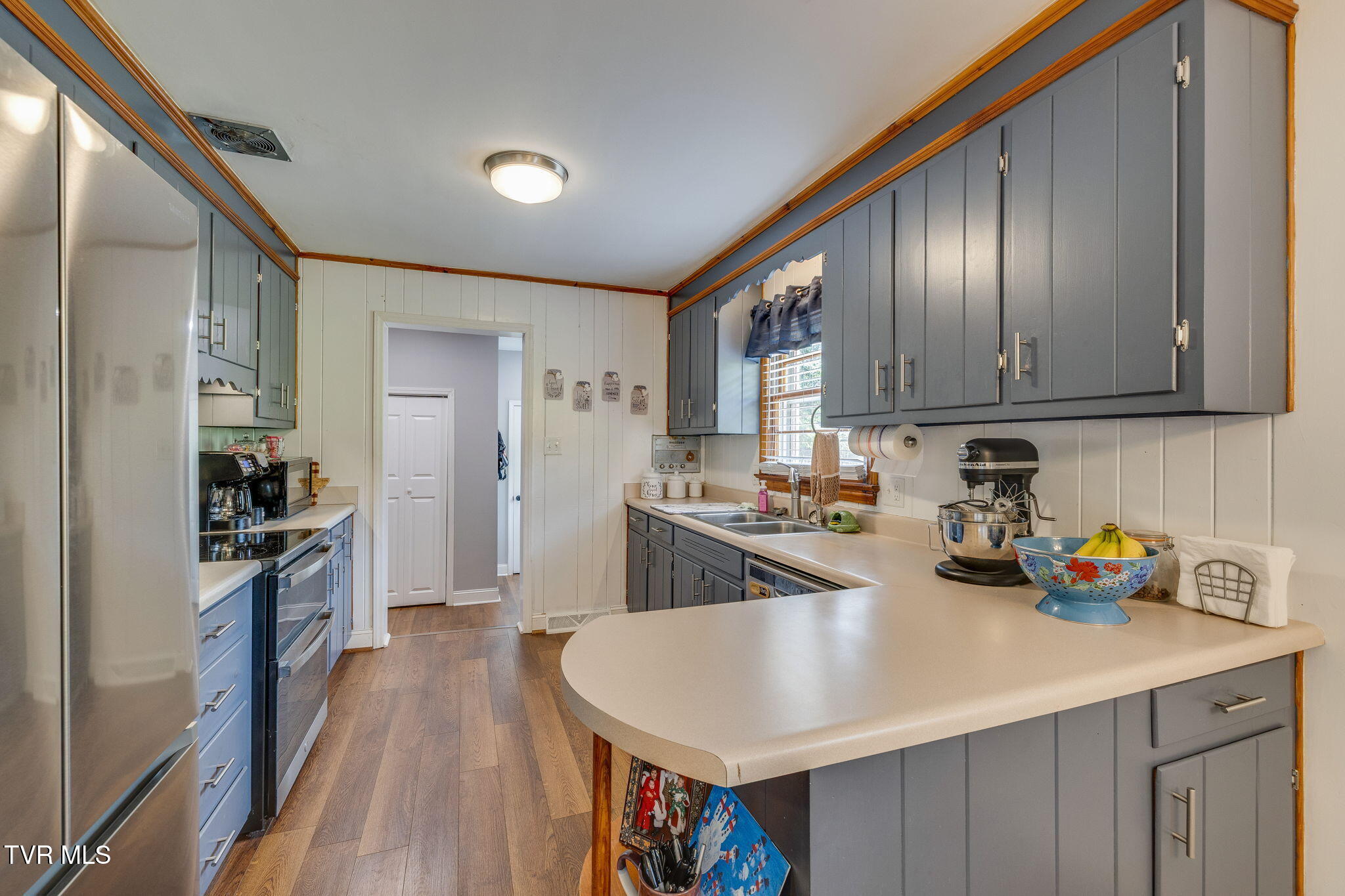 309 Knob Hill Drive Property Photo 9