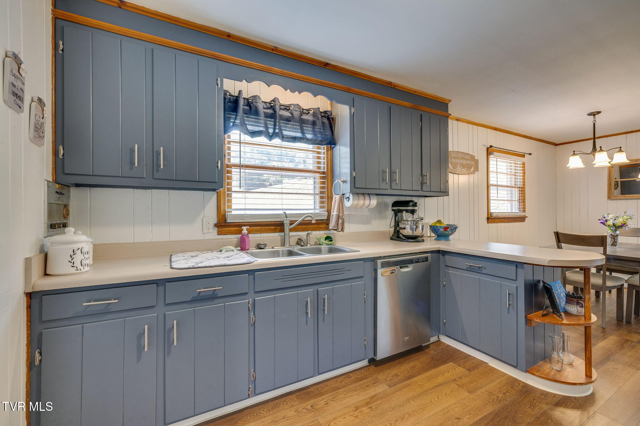 309 Knob Hill Drive Property Photo 11