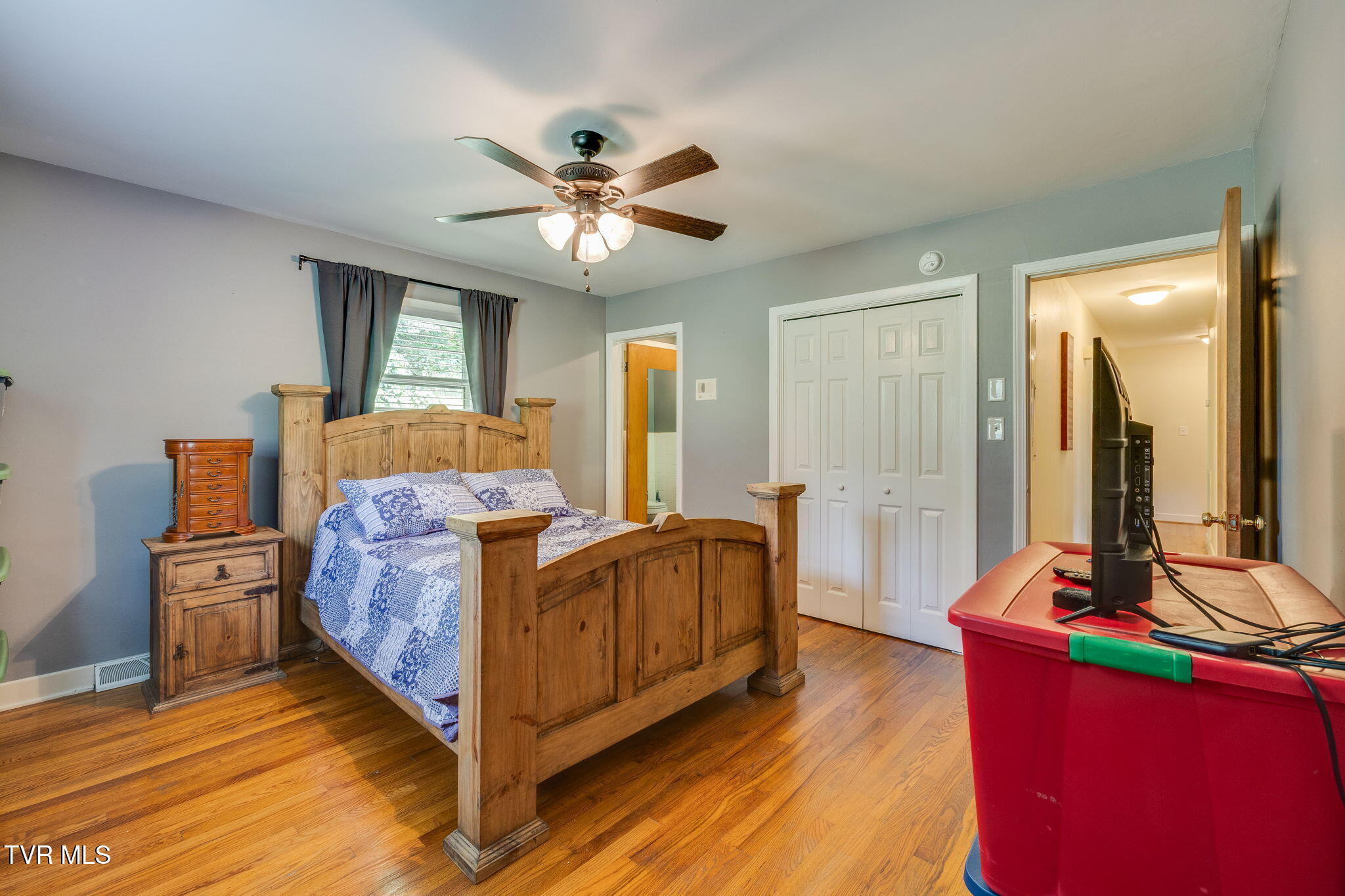 309 Knob Hill Drive Property Photo 14