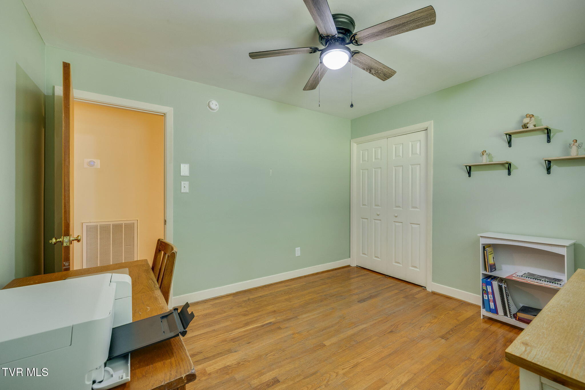 309 Knob Hill Drive Property Photo 18