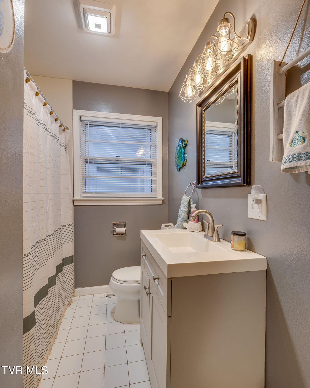 309 Knob Hill Drive Property Photo 19