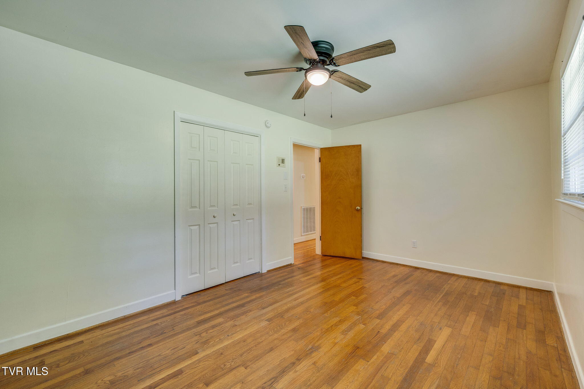 309 Knob Hill Drive Property Photo 22