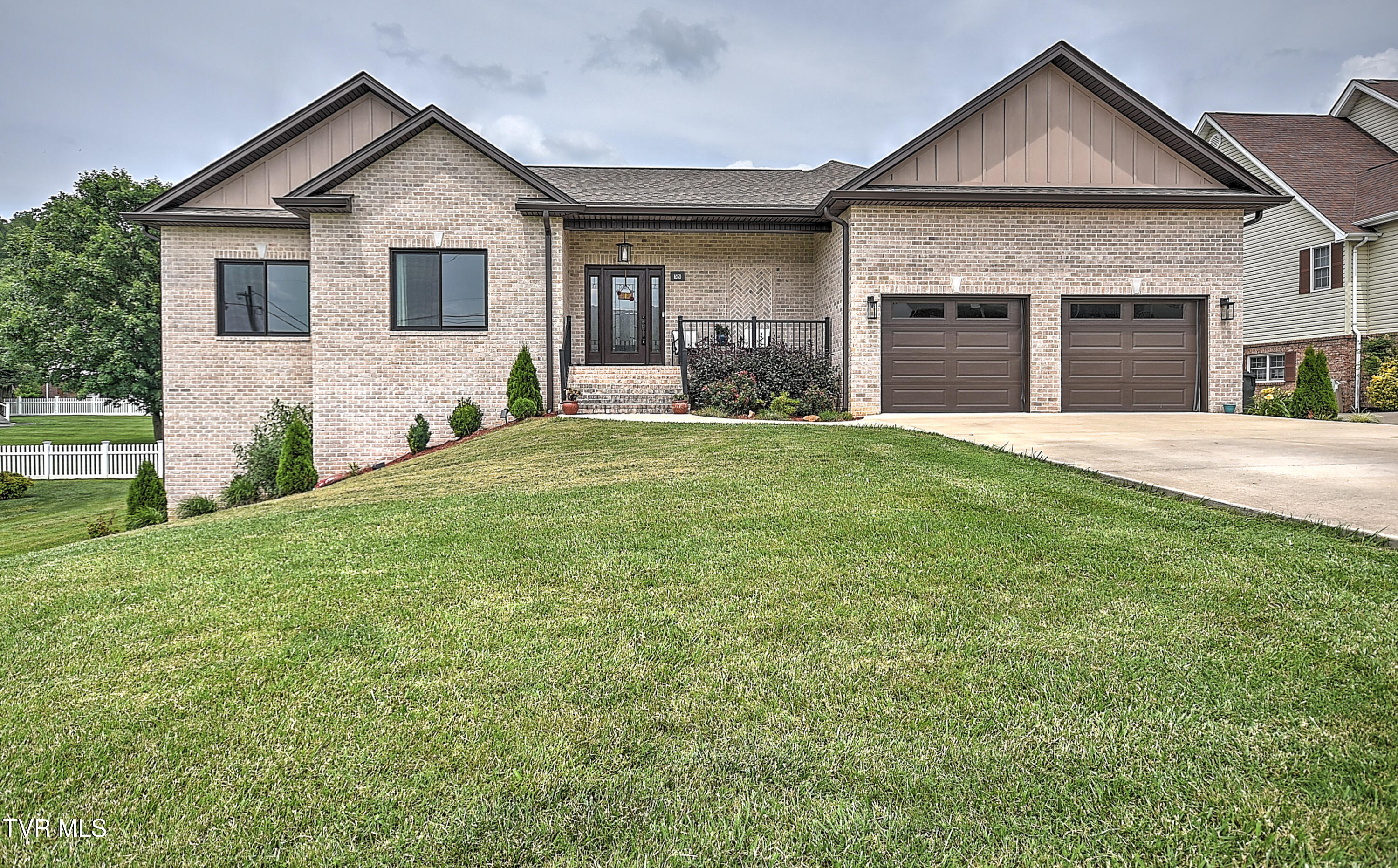 55 Farmstead Lane Property Photo