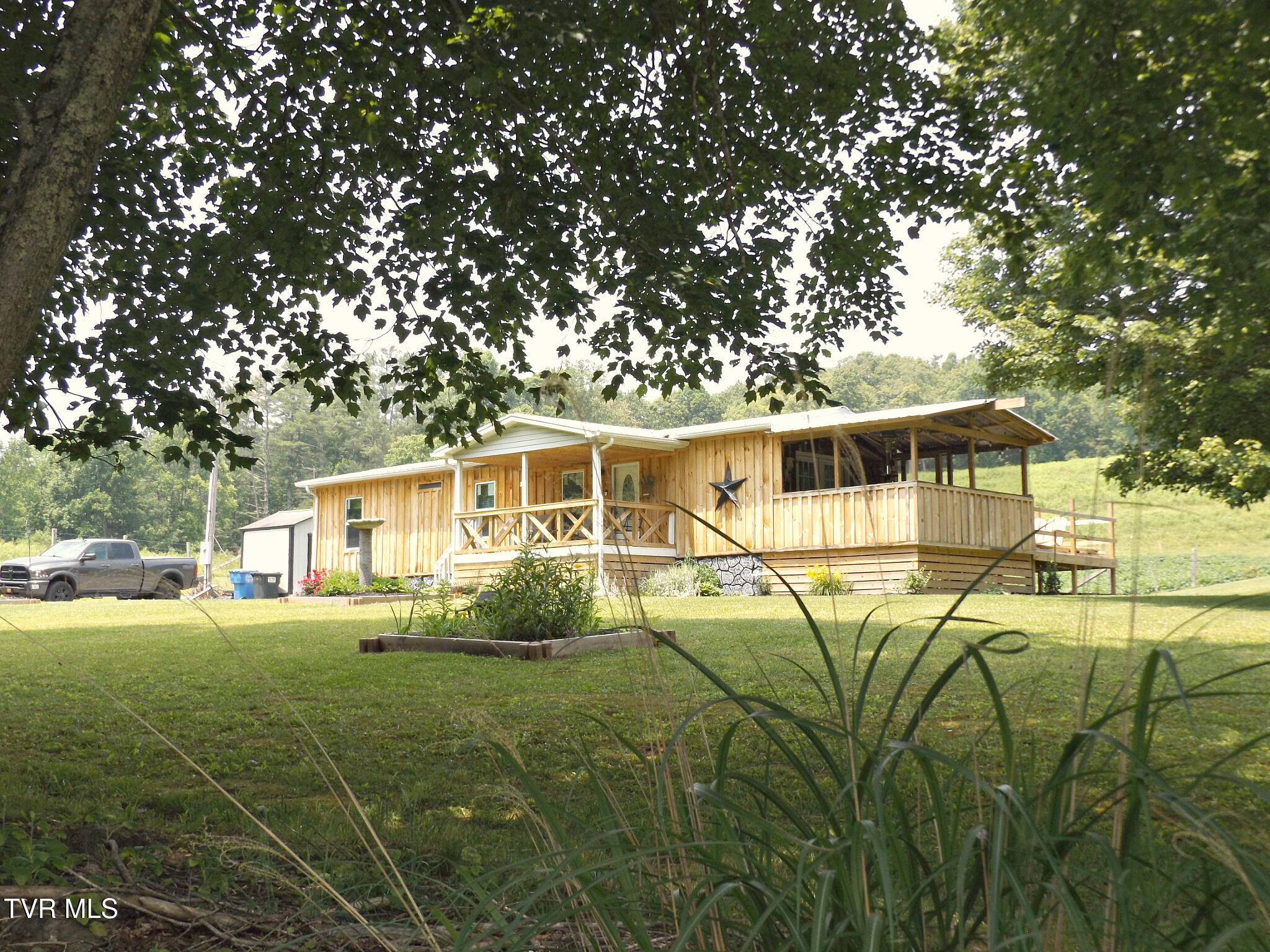 820 Fairview Road Property Photo 1