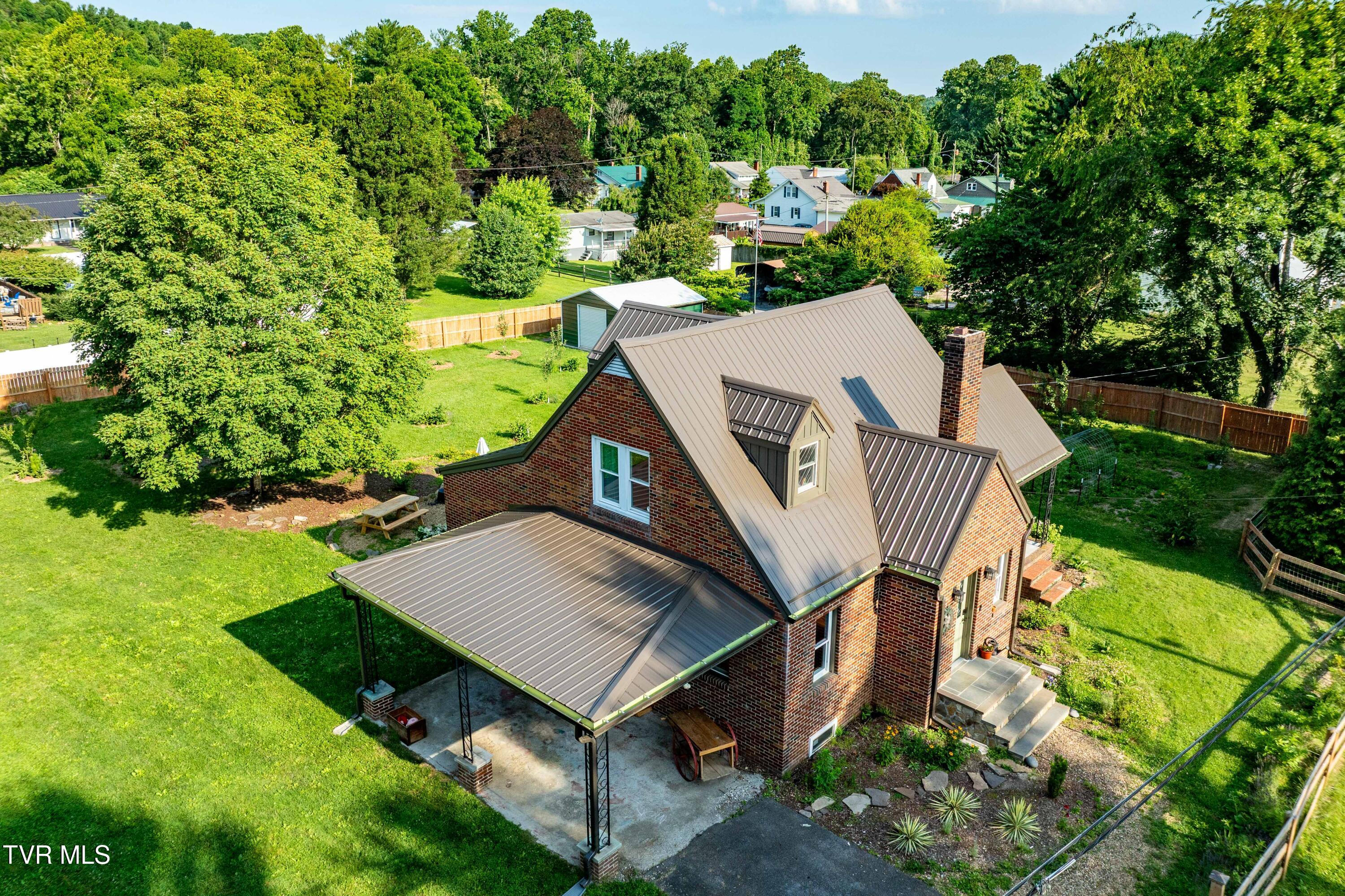 461 South Shady Avenue Property Photo 7