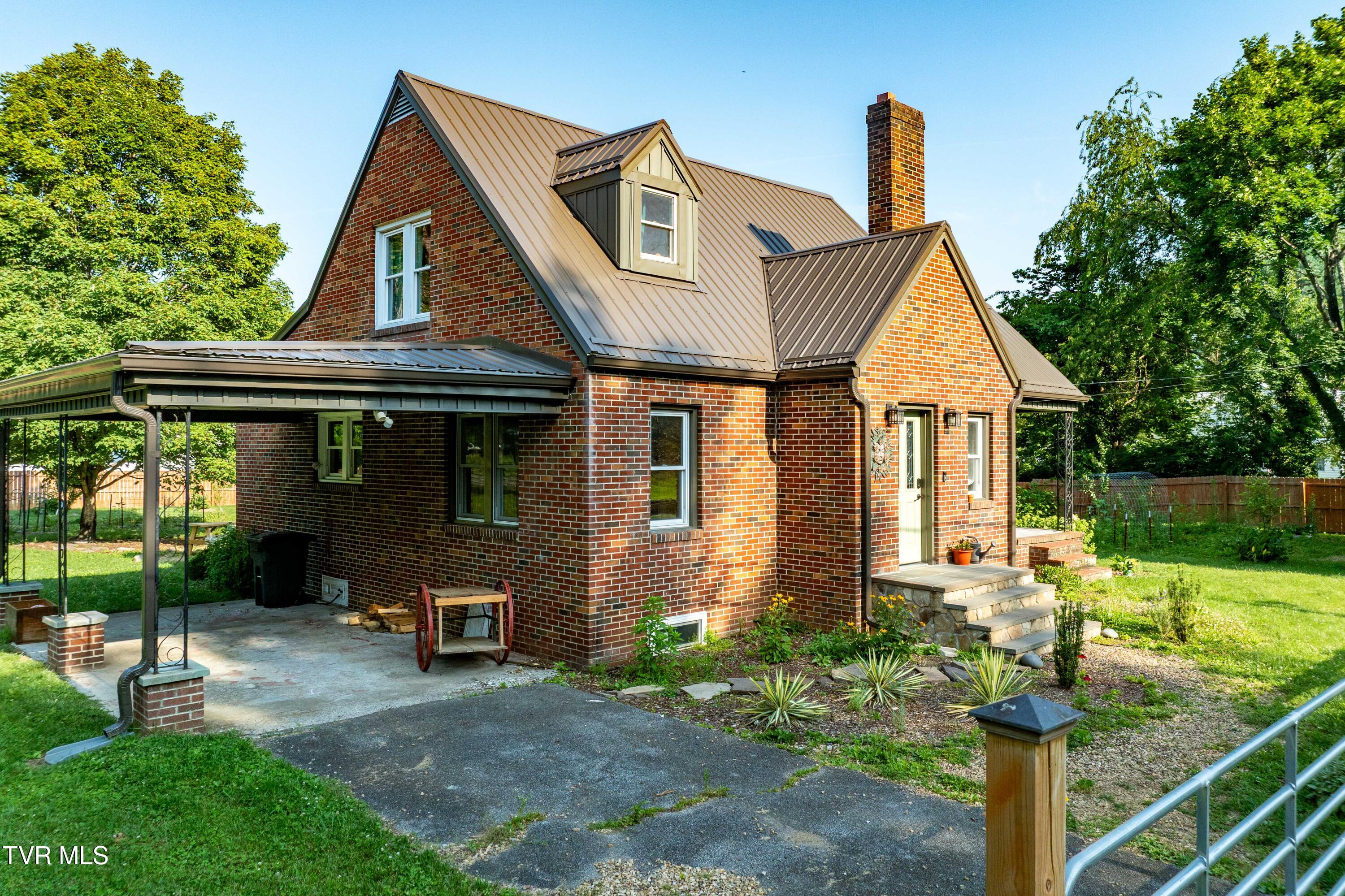 461 South Shady Avenue Property Photo 43