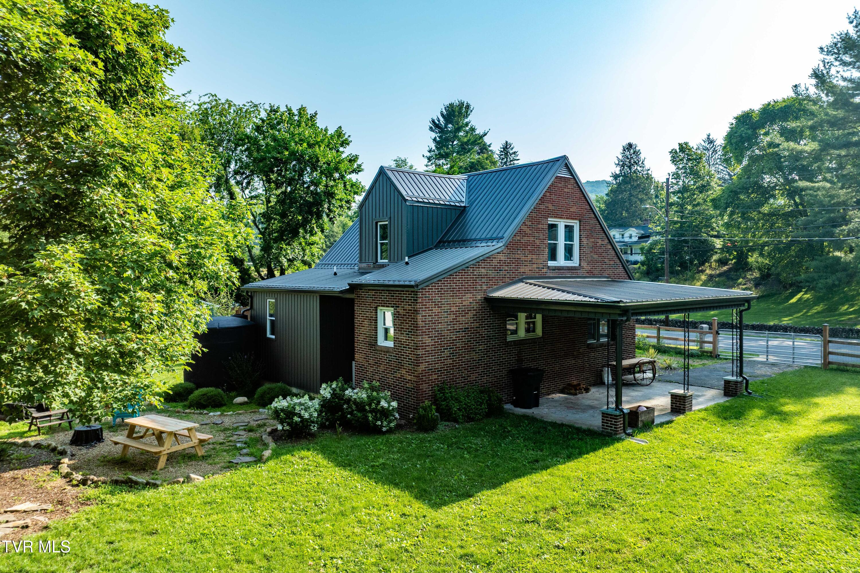 461 South Shady Avenue Property Photo 46