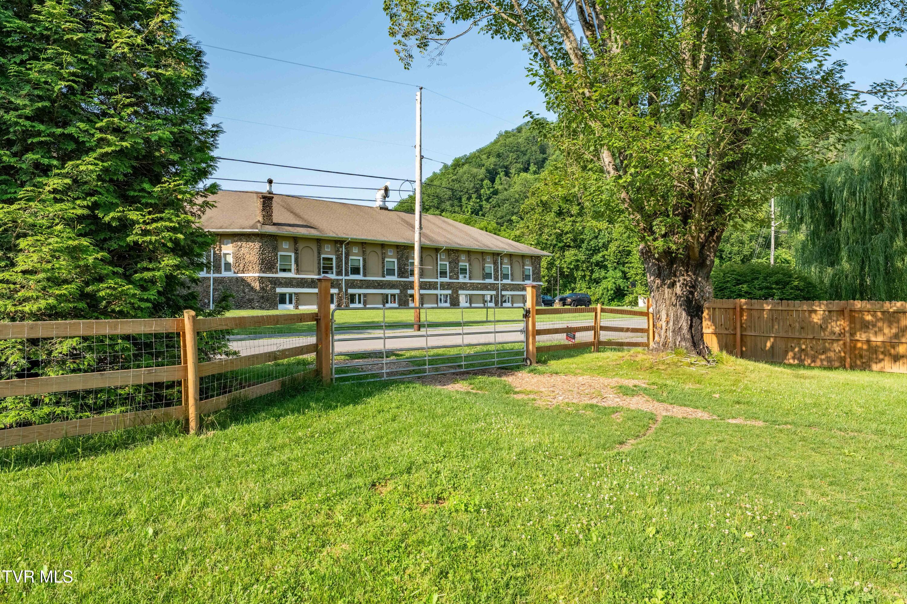 461 South Shady Avenue Property Photo 69