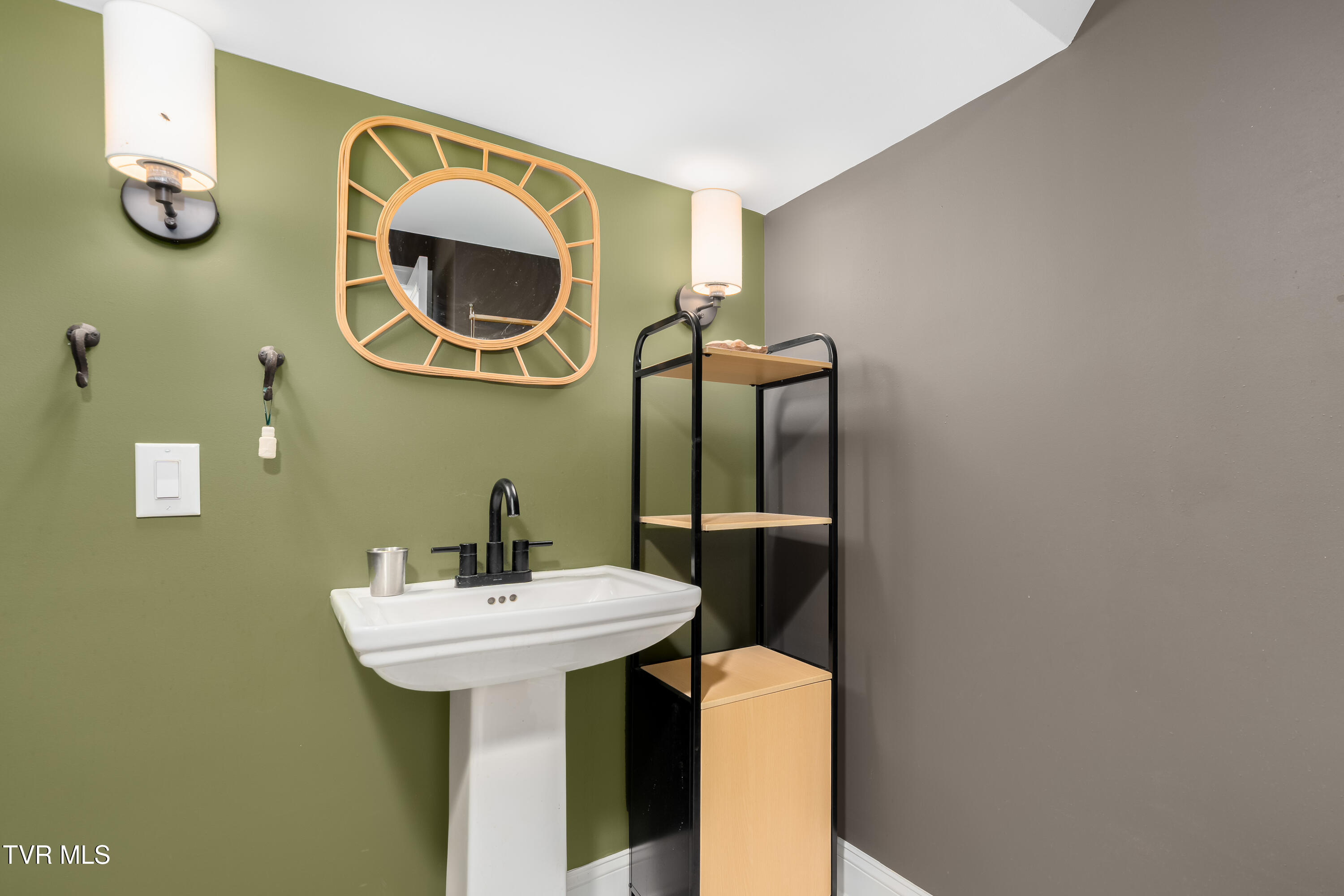 461 South Shady Avenue Property Photo 75