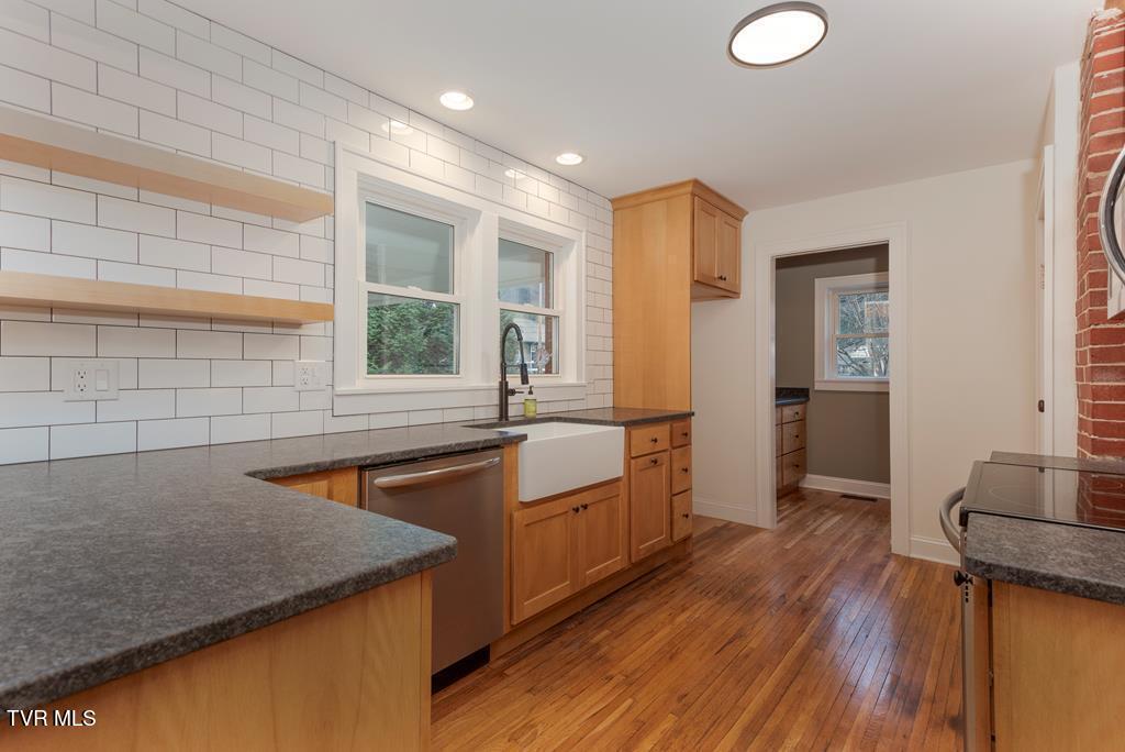 461 South Shady Avenue Property Photo 94