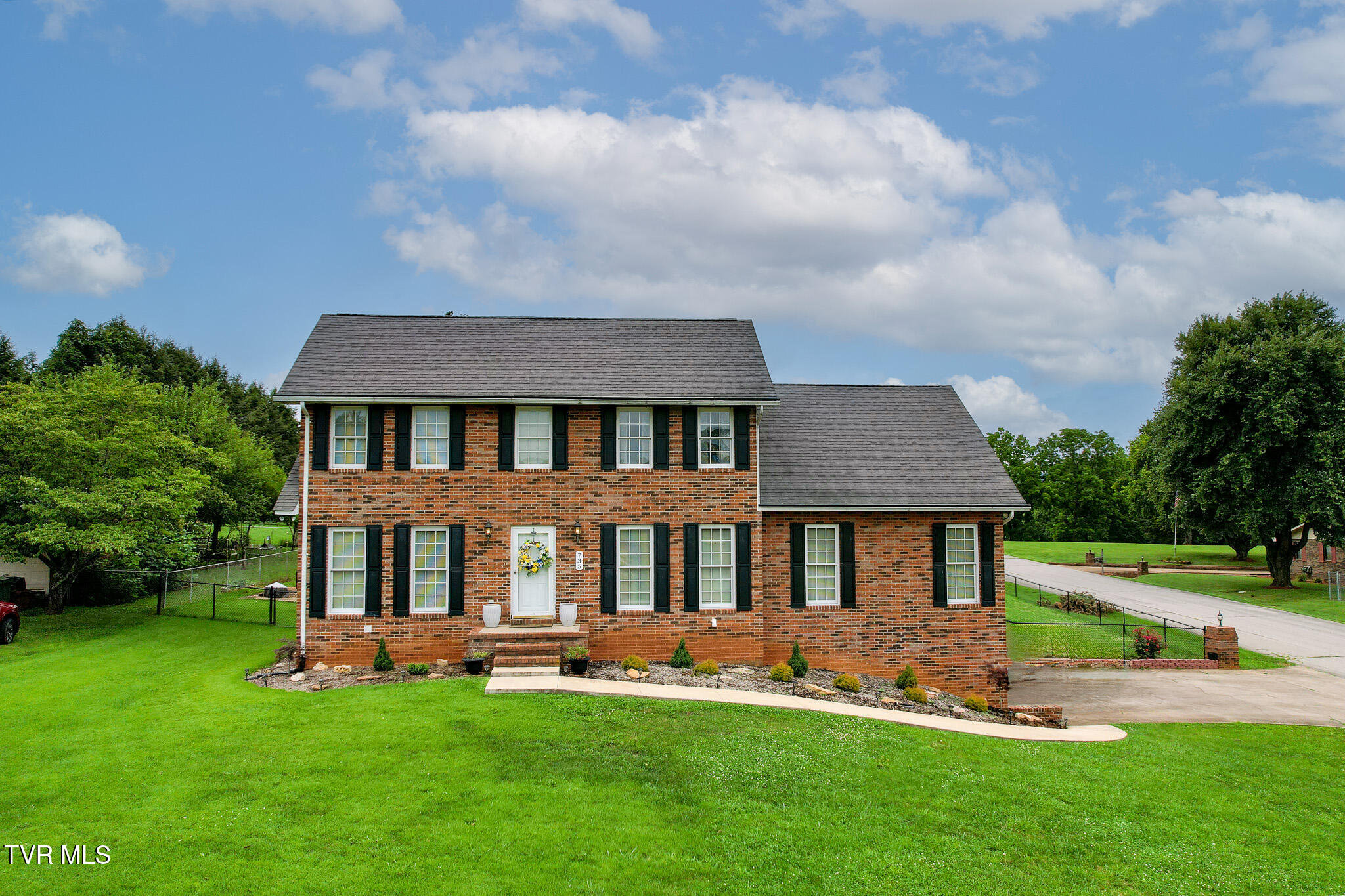 735 Redwood Drive Property Photo