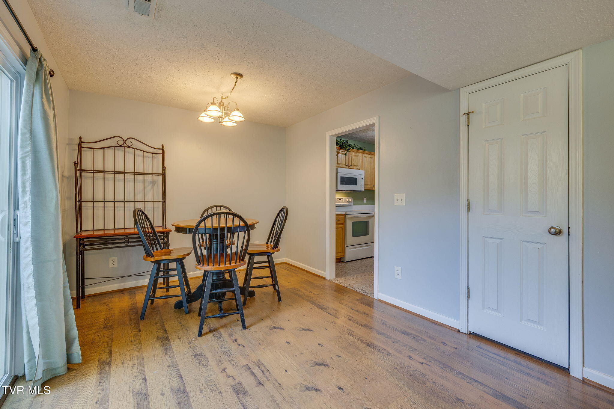 506 Pilgrim Court Property Photo 6