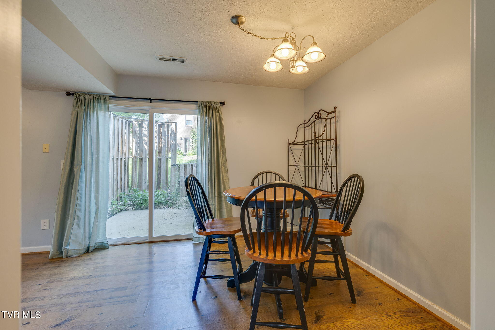 506 Pilgrim Court Property Photo 8