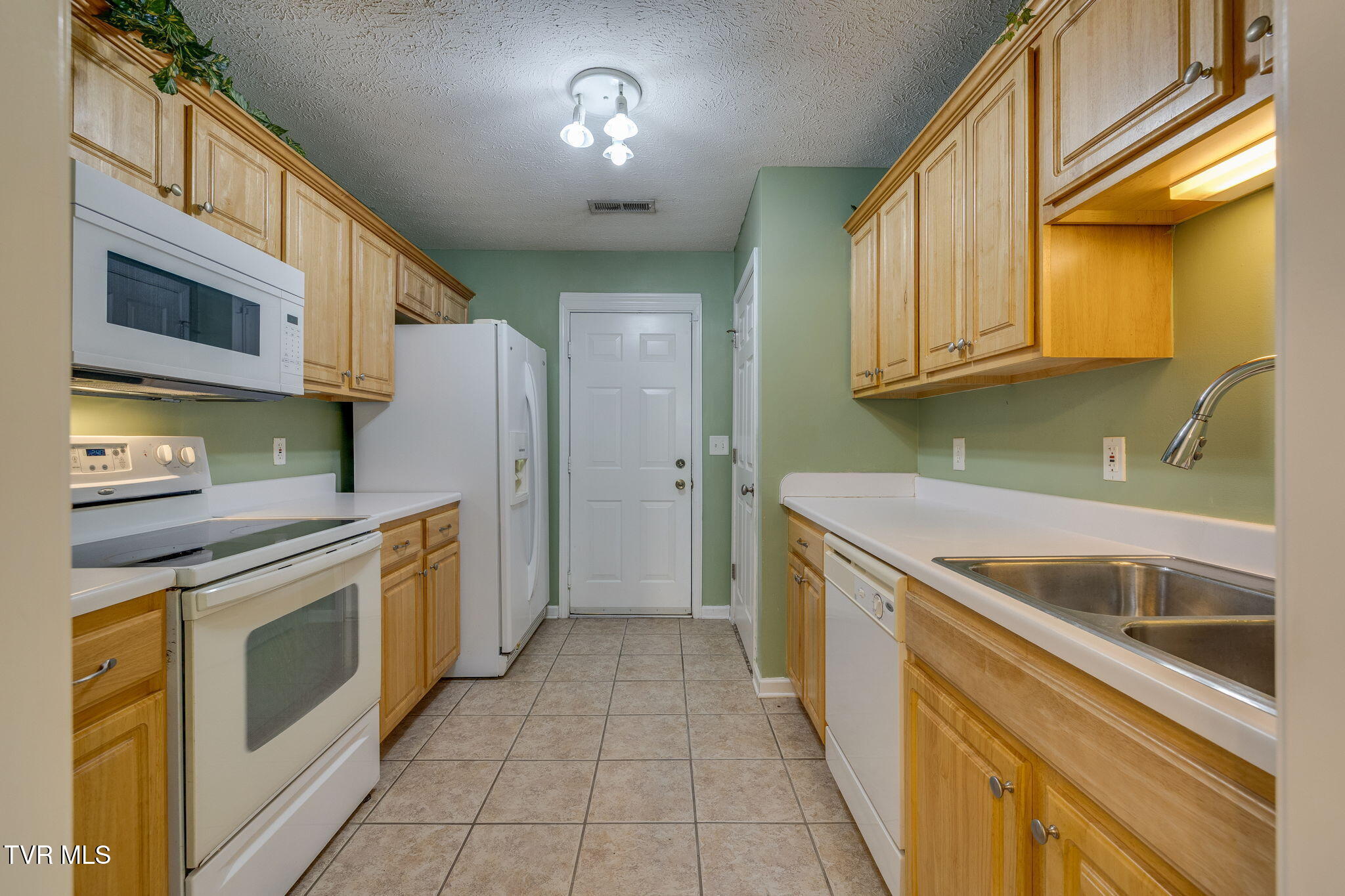 506 Pilgrim Court Property Photo 9