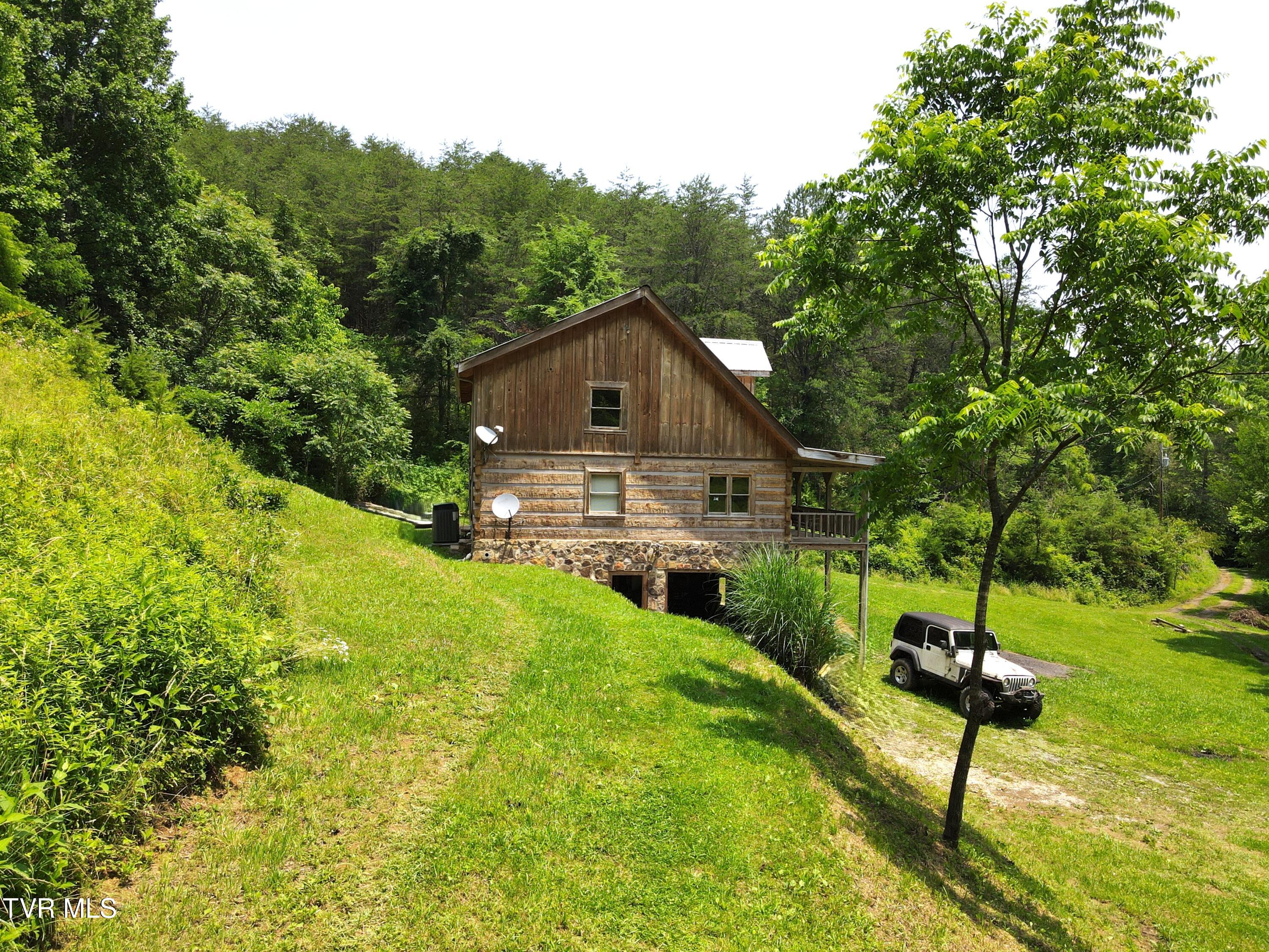 453 Trentham Hollow Road Property Photo 2