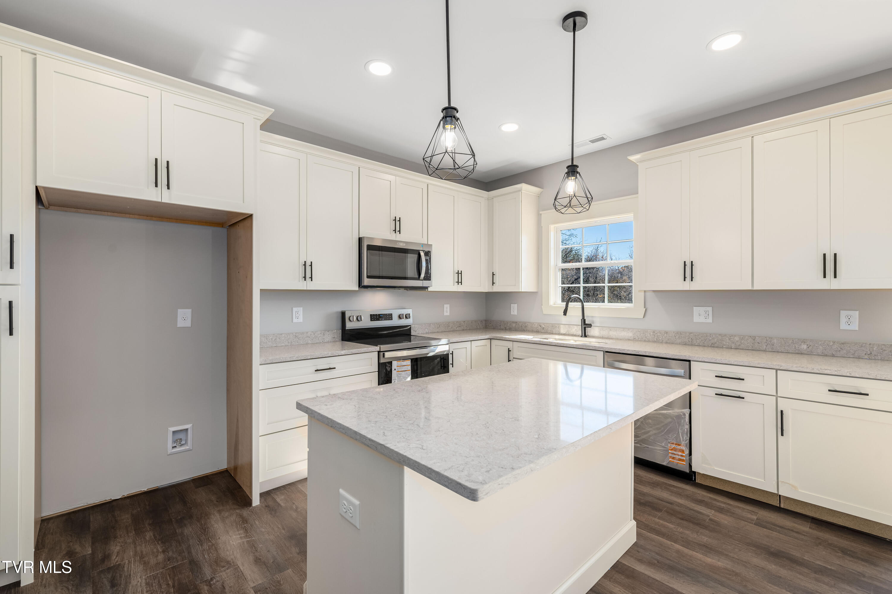 3313 Mckinley Road Property Photo 6