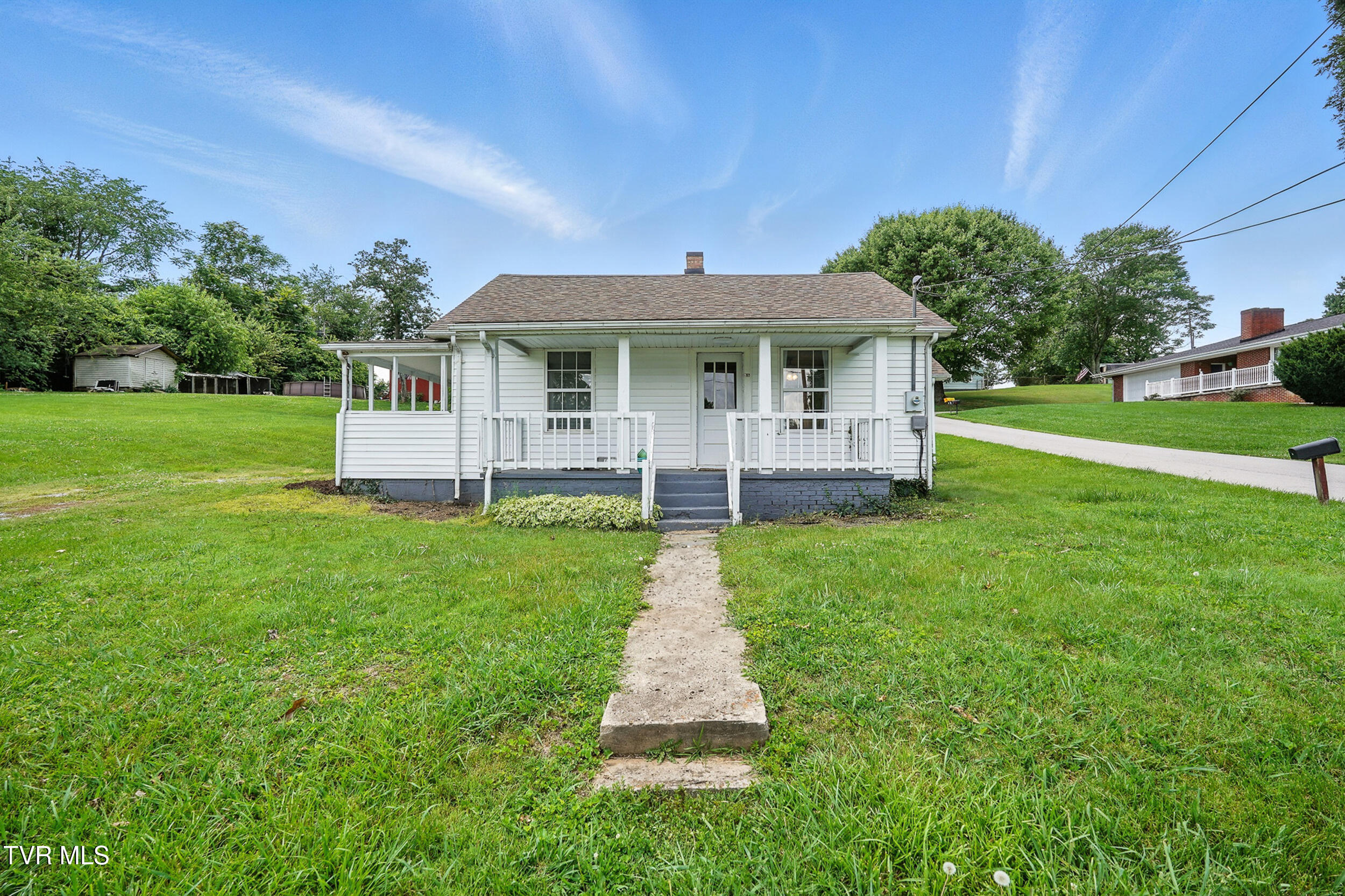 325 Kaywood Avenue Property Photo 1