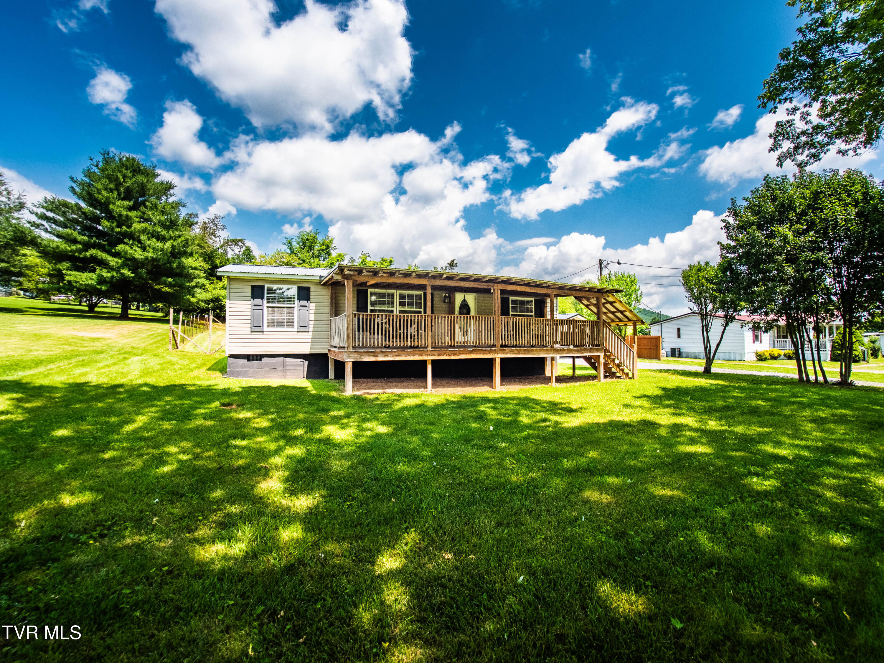 592 Melinda Ferry Road Property Photo 1