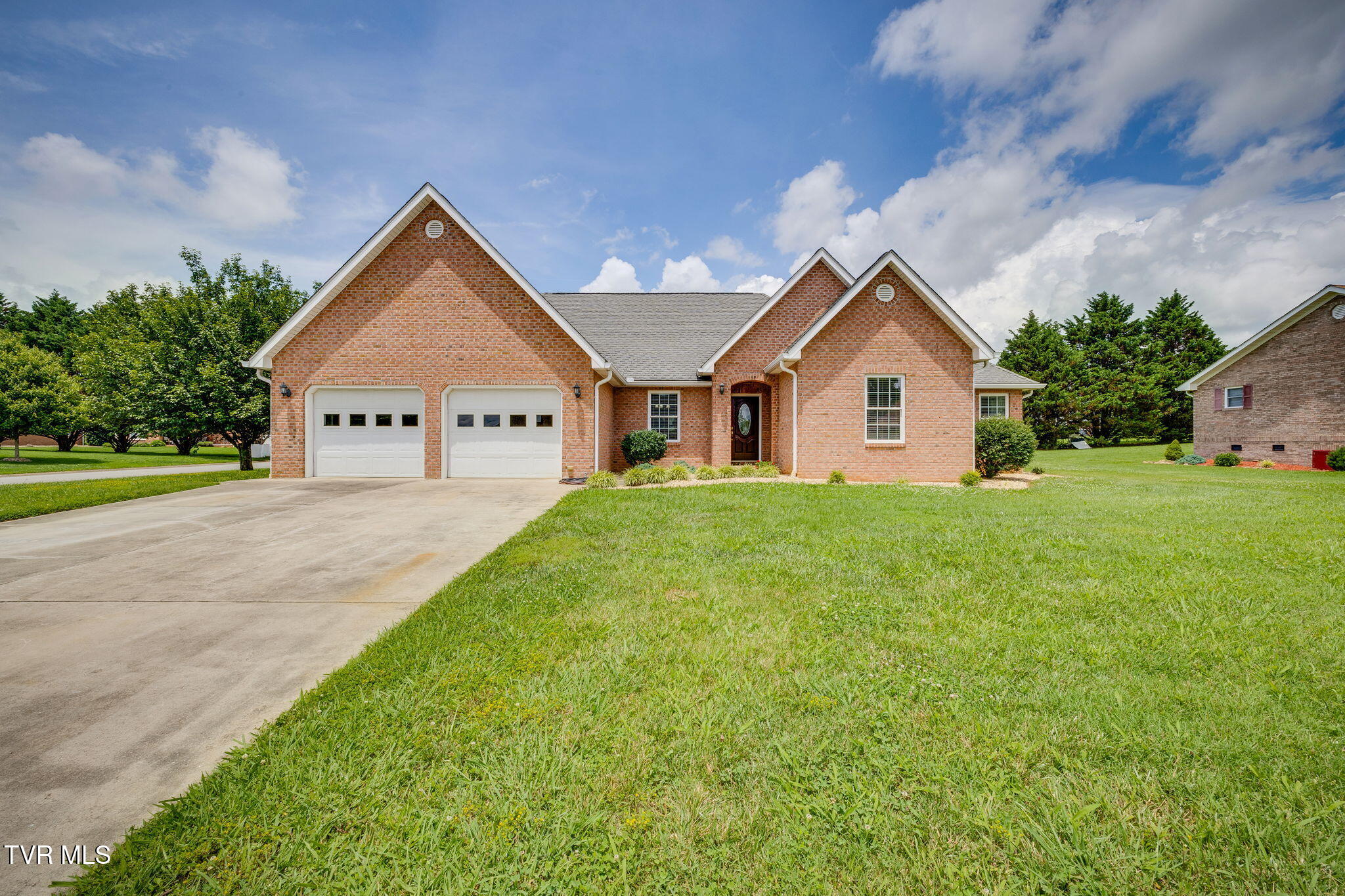 15 East Dale Court Property Photo