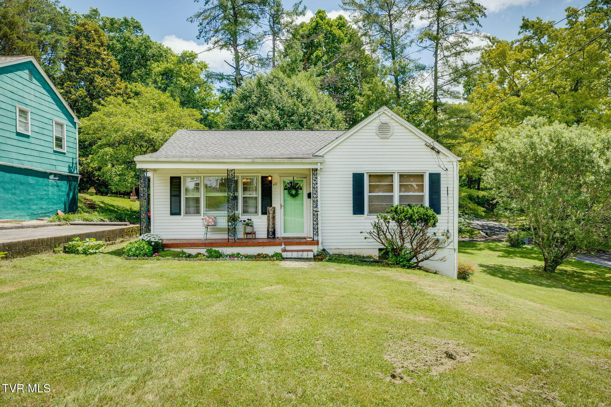 49 24th Street Property Photo 1