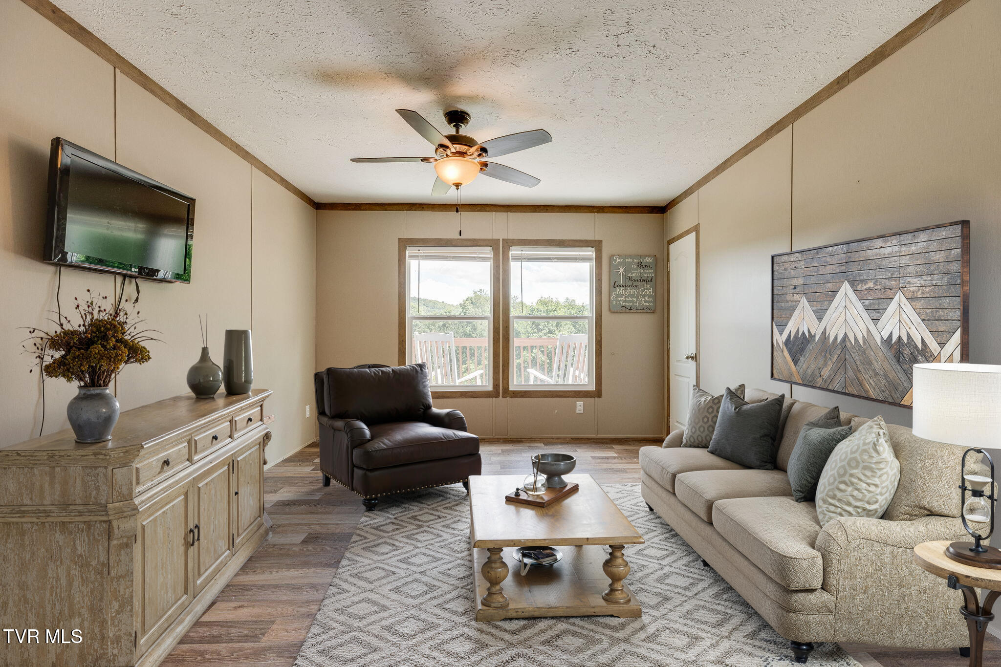 982 Glade Hill Drive Property Photo 10