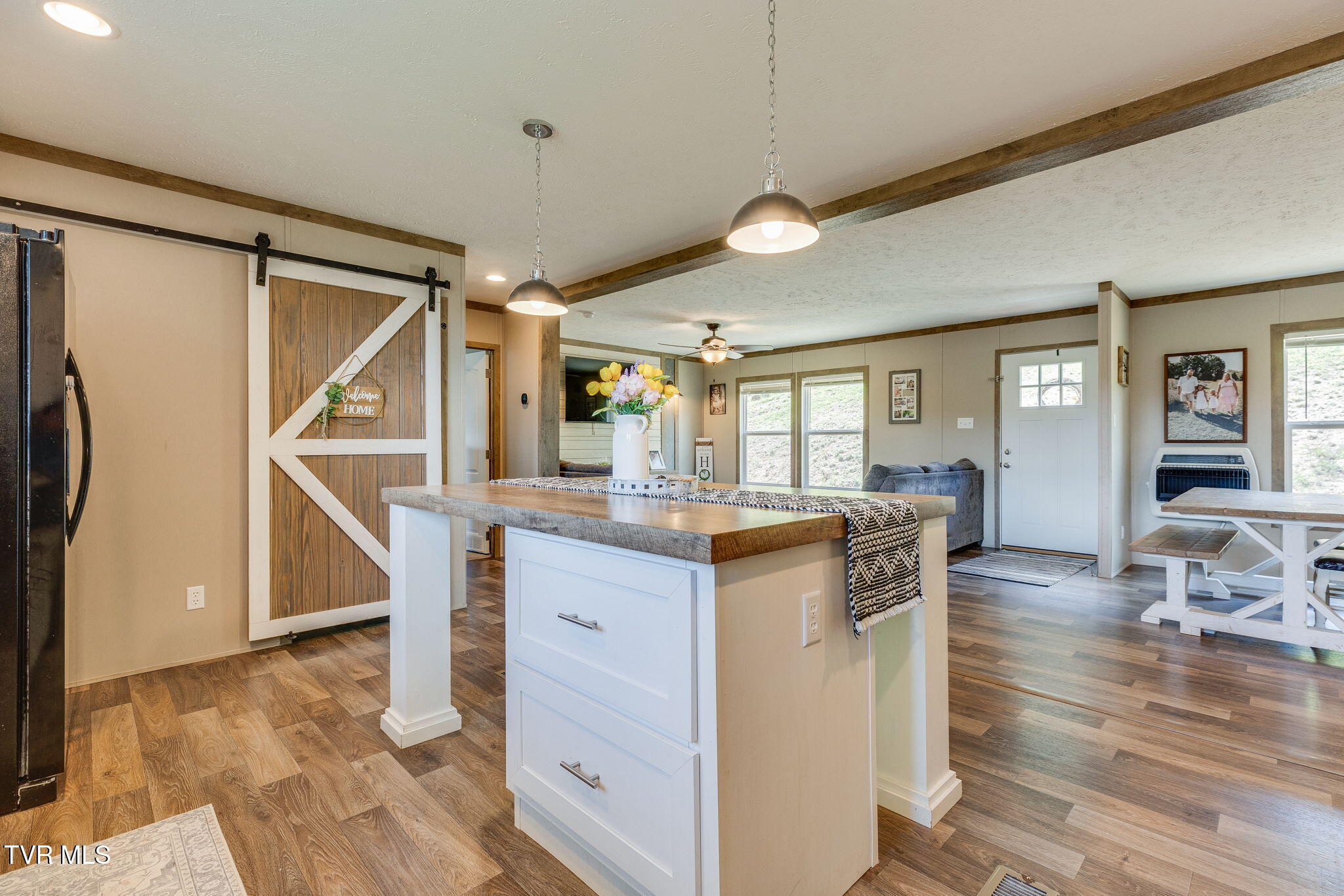 982 Glade Hill Drive Property Photo 11