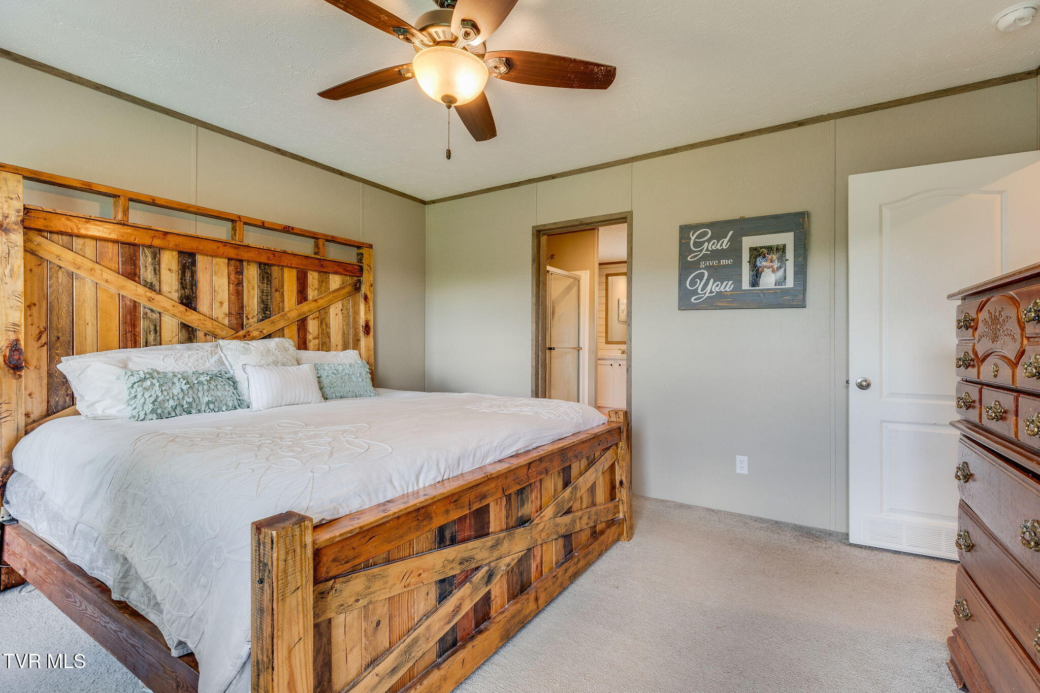 982 Glade Hill Drive Property Photo 14