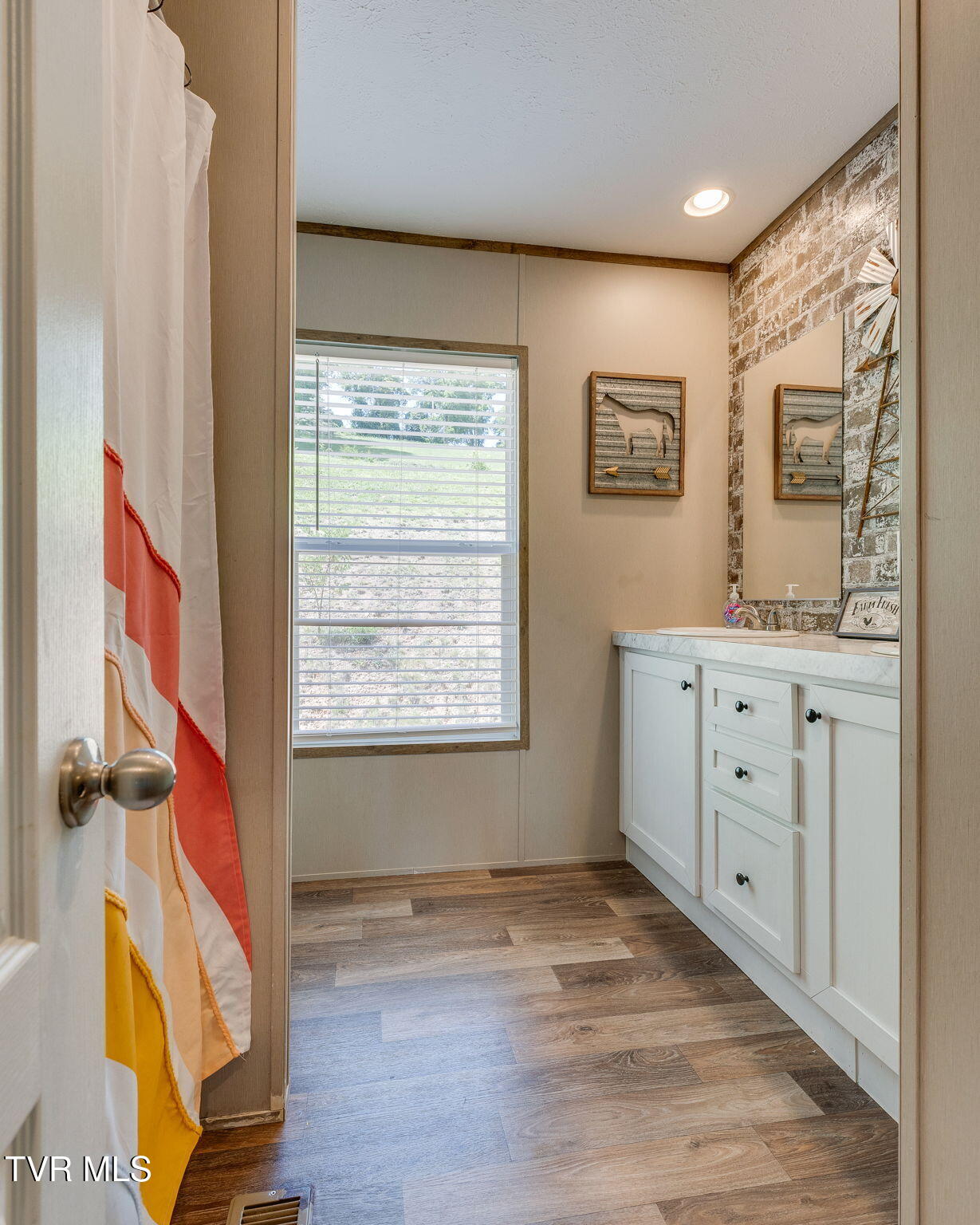 982 Glade Hill Drive Property Photo 19