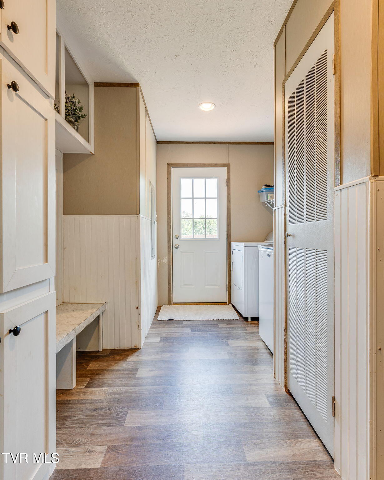 982 Glade Hill Drive Property Photo 20