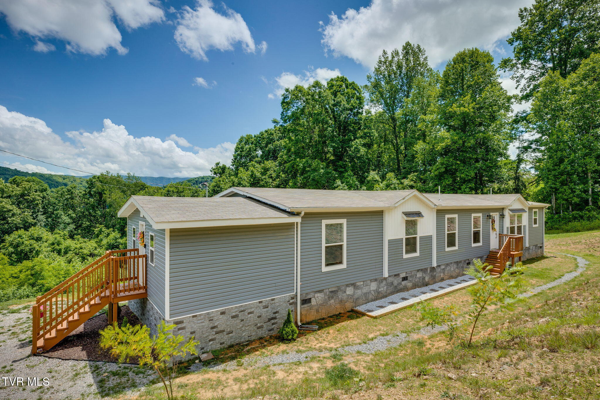 982 Glade Hill Drive Property Photo 29