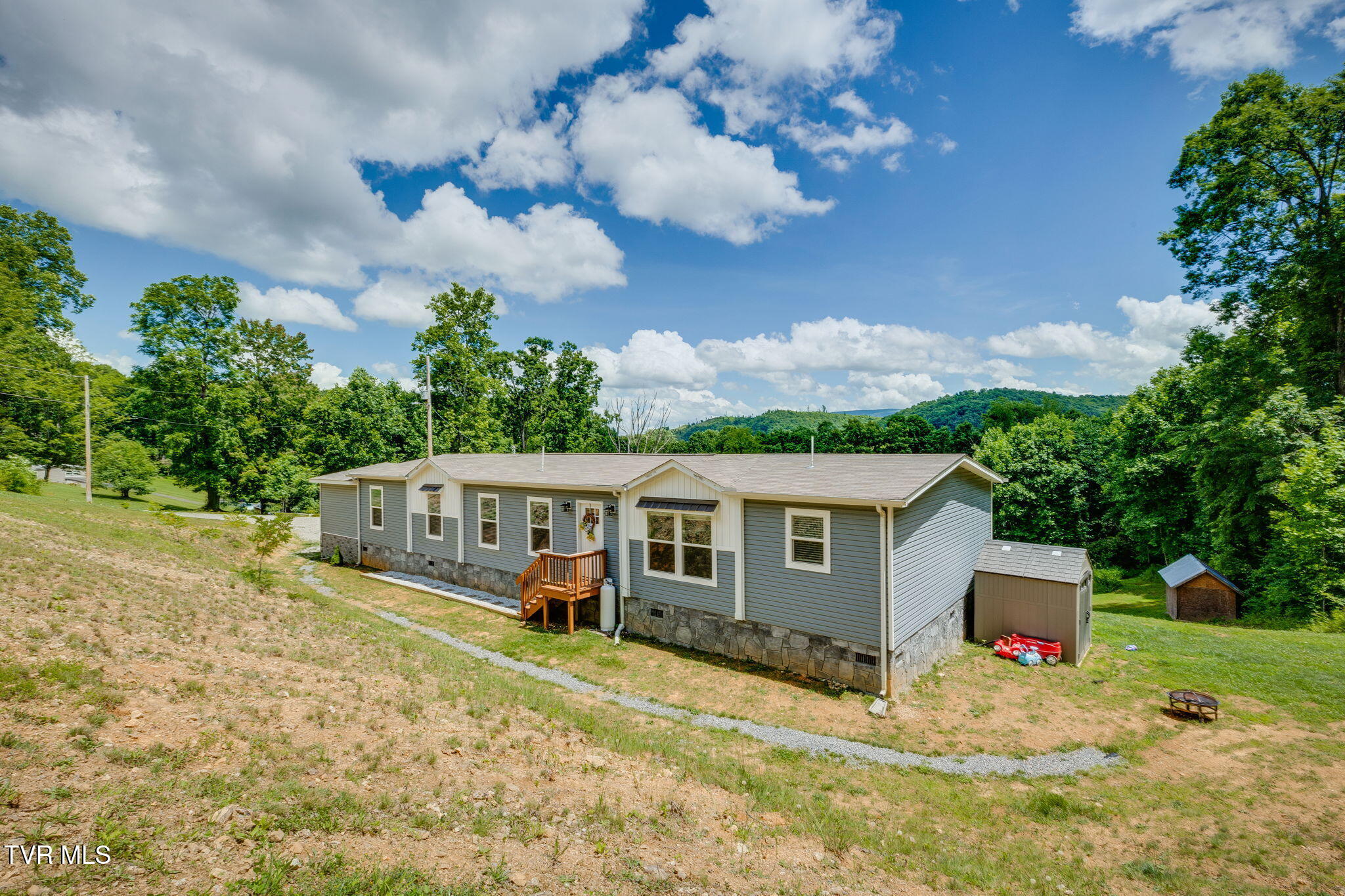 982 Glade Hill Drive Property Photo 30